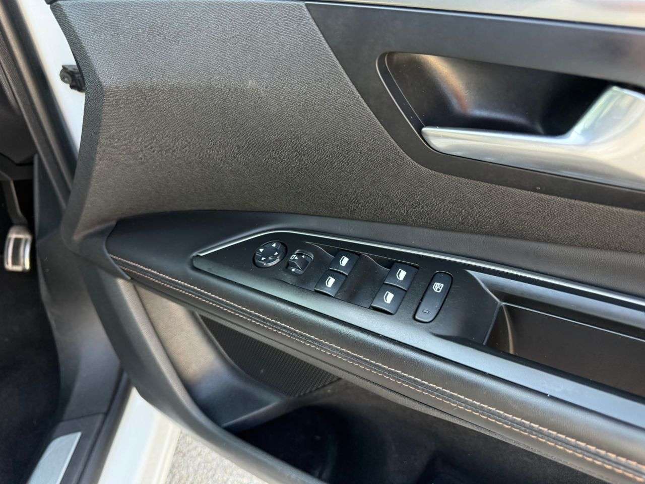 2018 PEUGEOT 5008 2018 PEUGEOT 5008