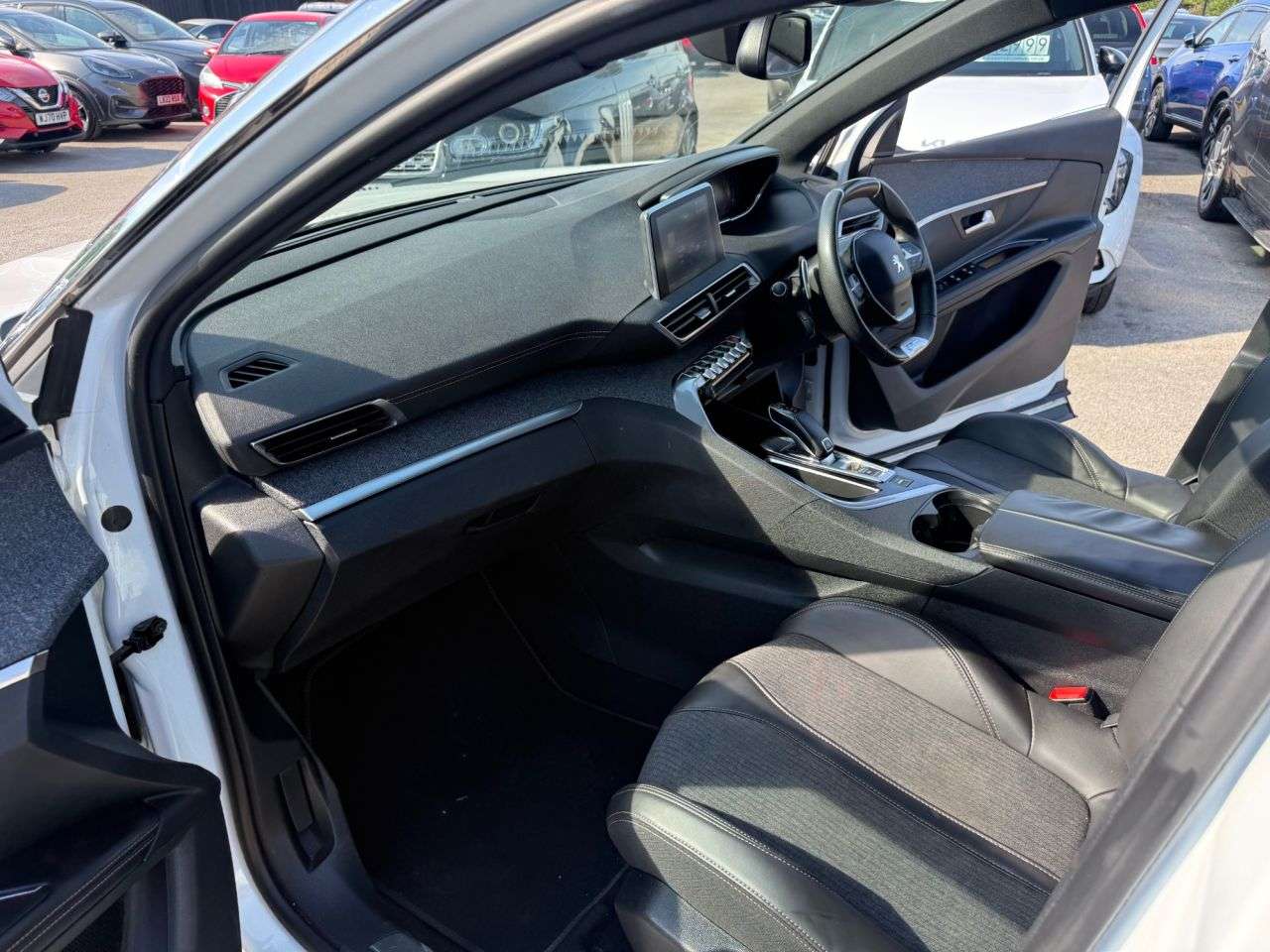 2018 PEUGEOT 5008 2018 PEUGEOT 5008