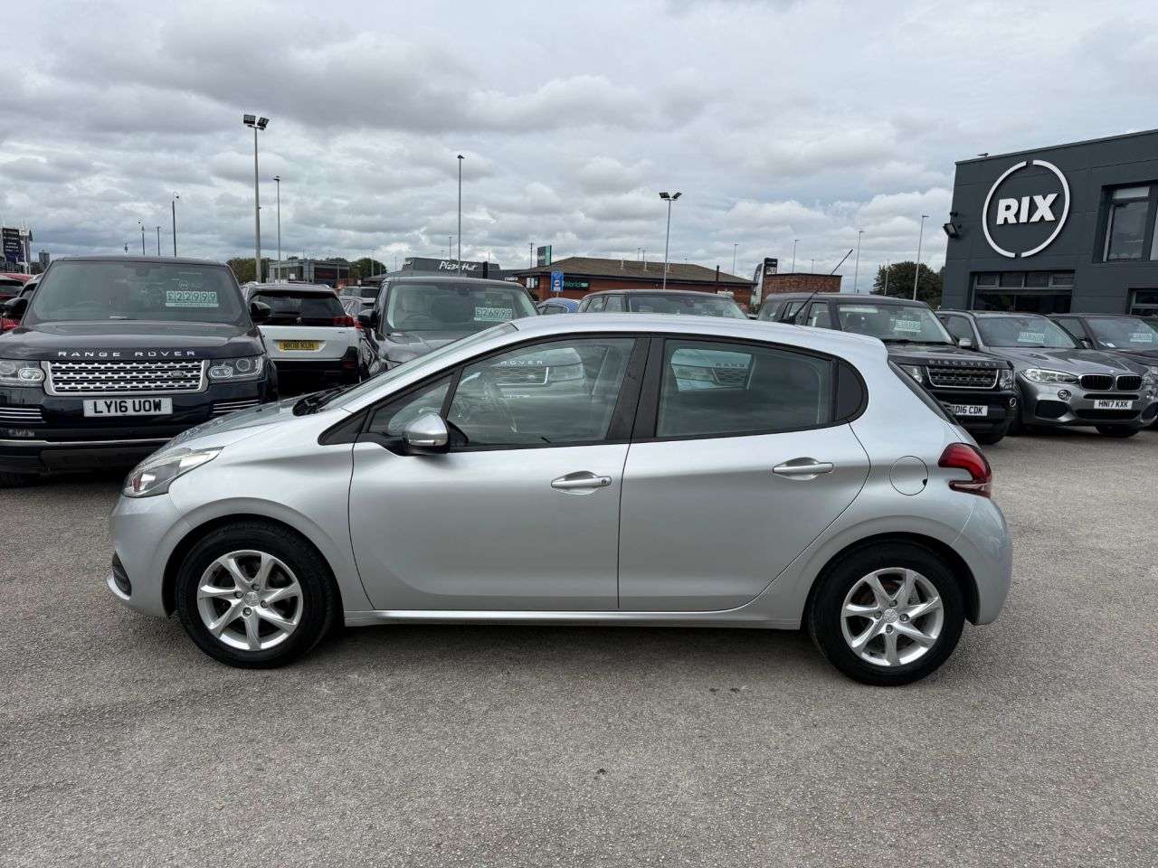 A 2015 PEUGEOT 208 1.2 PureTech Active Hatchback 5dr Petrol Manual Euro 6 (82 ps) A 2015 PEUGEOT 208 1.2 PureTech Active Hatchback 5dr Petrol Manual Euro 6 (82 ps)