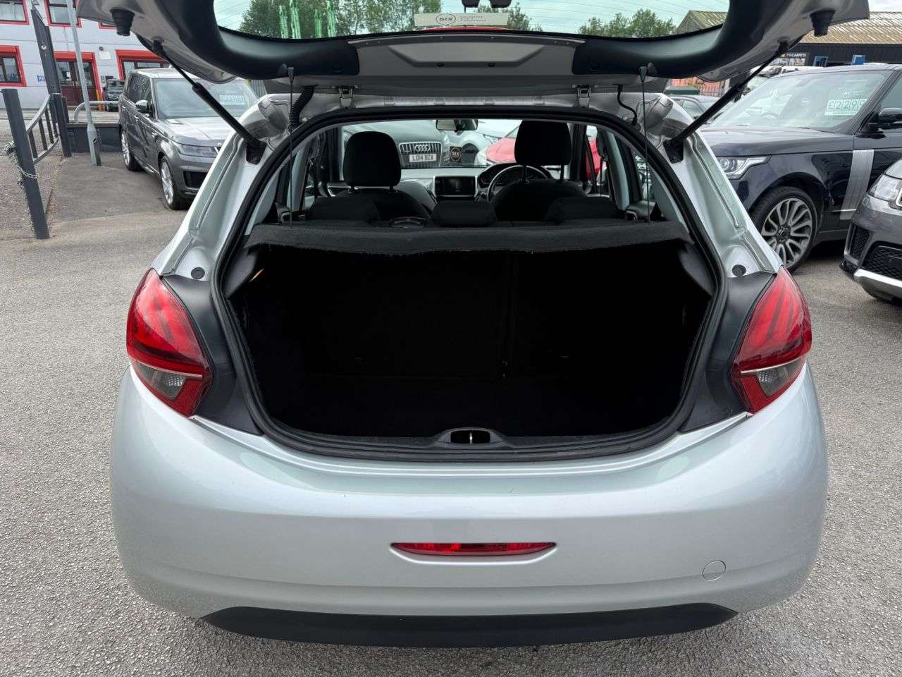 2015 PEUGEOT 208 2015 PEUGEOT 208