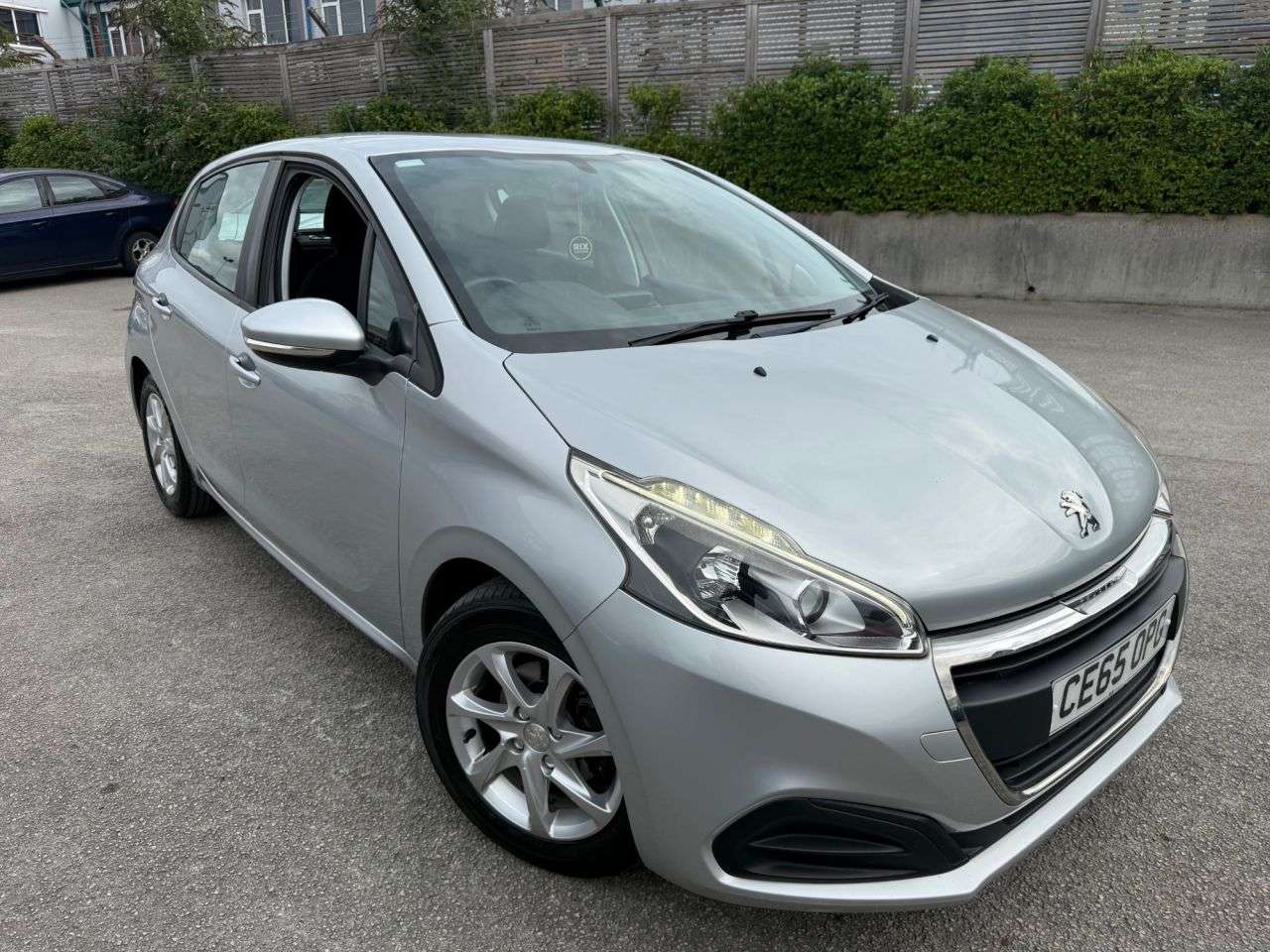 2015 PEUGEOT 208 2015 PEUGEOT 208