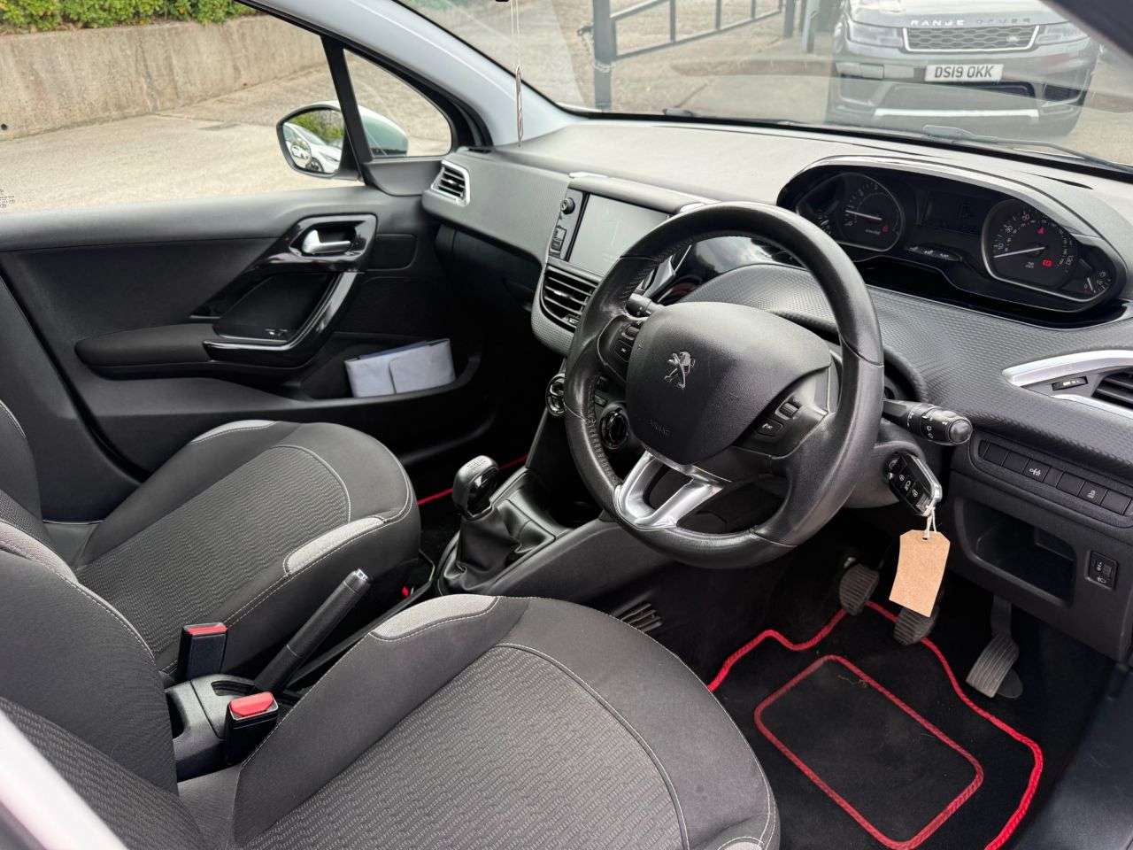 2015 PEUGEOT 208 2015 PEUGEOT 208