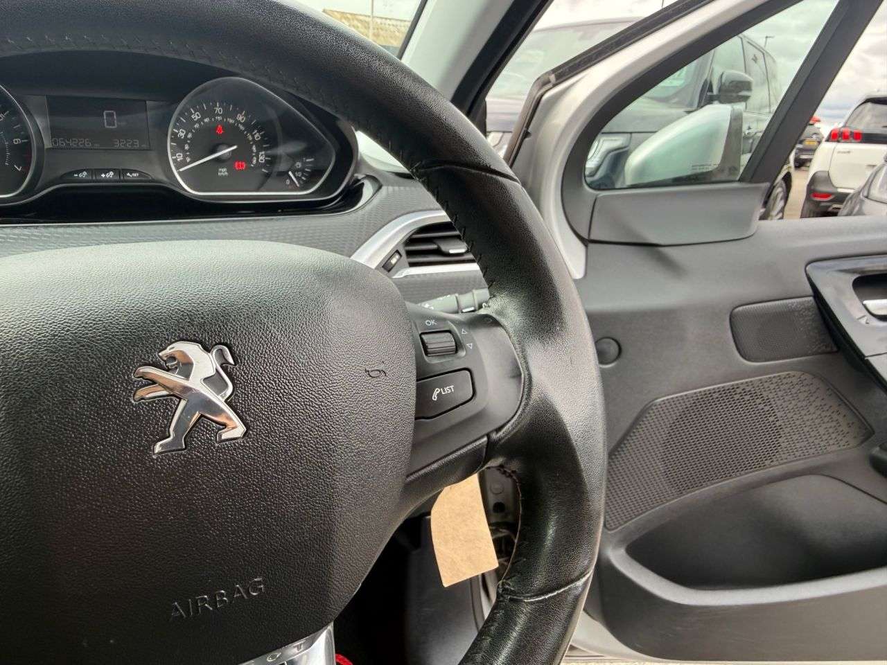 2015 PEUGEOT 208 2015 PEUGEOT 208