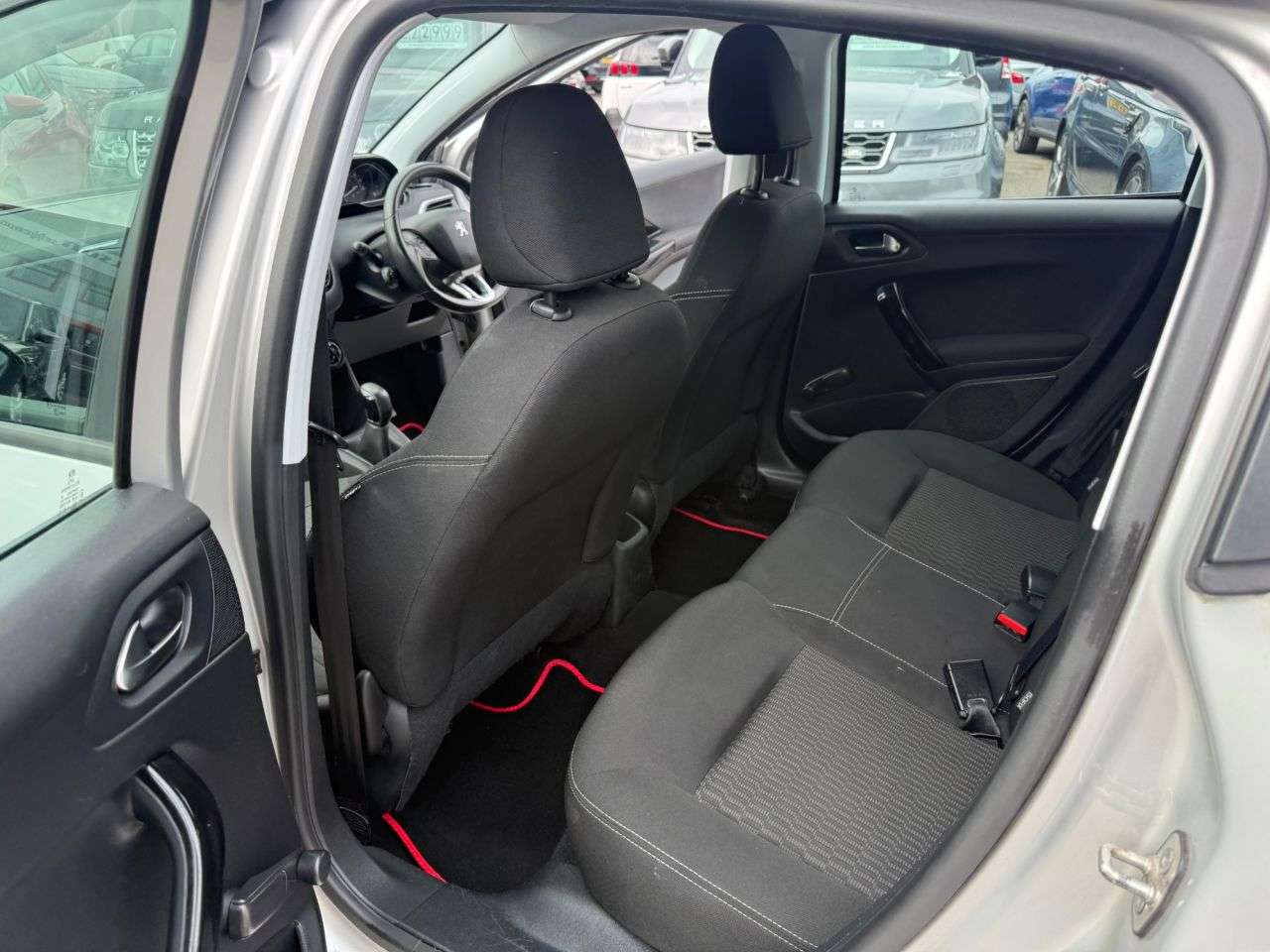 2015 PEUGEOT 208 2015 PEUGEOT 208