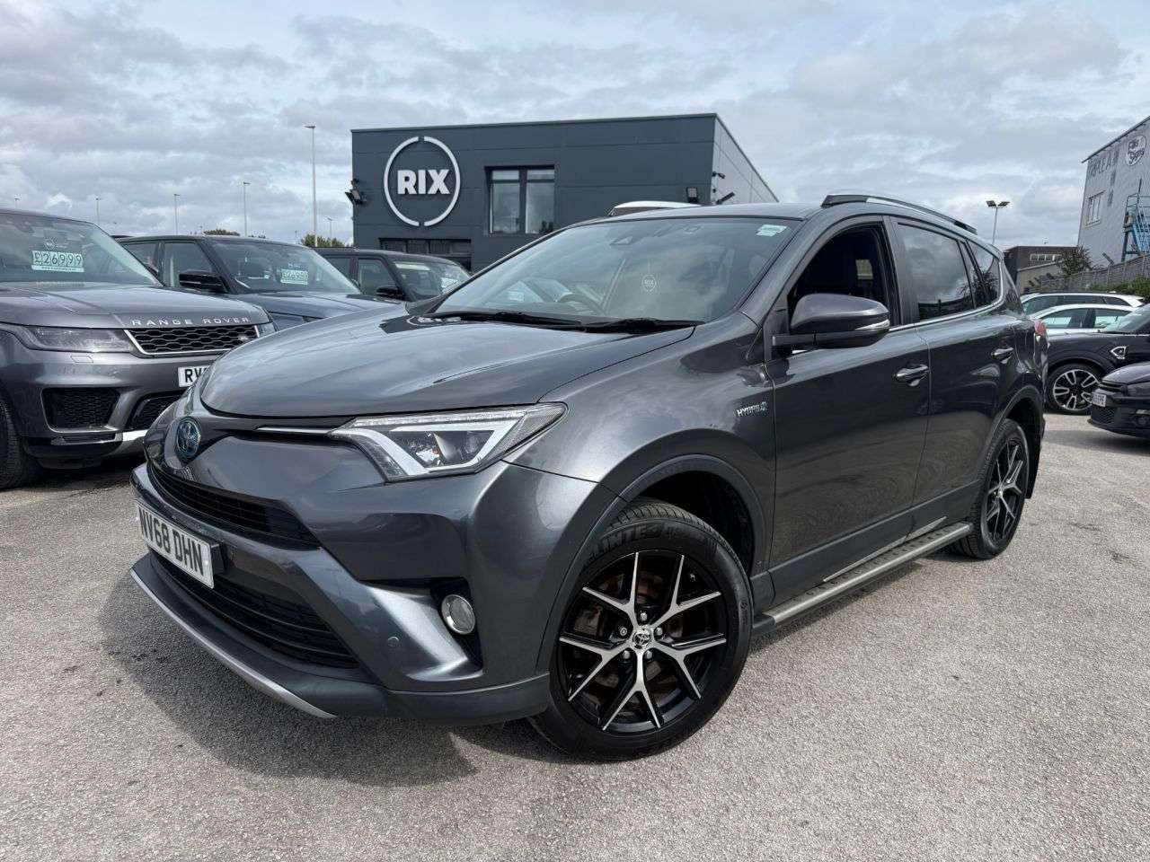 A 2018 TOYOTA RAV4 2.5 VVT-h Design SUV 5dr Petrol Hybrid CVT 4WD Euro 6-2 FORMER KEEPERS-10 S A 2018 TOYOTA RAV4 2.5 VVT-h Design SUV 5dr Petrol Hybrid CVT 4WD Euro 6-2 FORMER KEEPERS-10 S