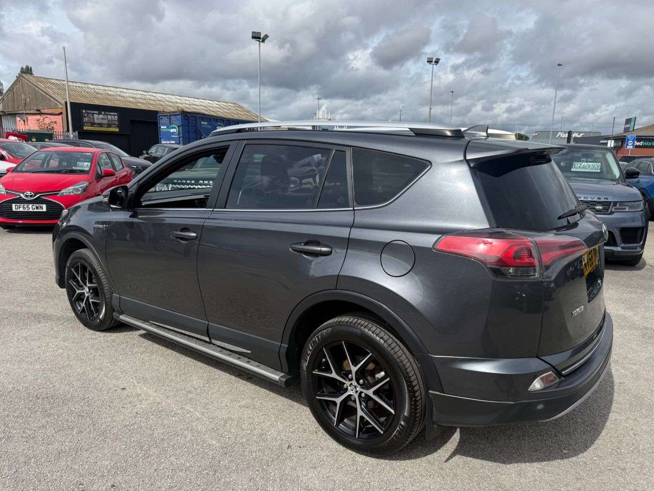 A 2018 TOYOTA RAV4 2.5 VVT-h Design SUV 5dr Petrol Hybrid CVT 4WD Euro 6-2 FORMER KEEPERS-10 S A 2018 TOYOTA RAV4 2.5 VVT-h Design SUV 5dr Petrol Hybrid CVT 4WD Euro 6-2 FORMER KEEPERS-10 S