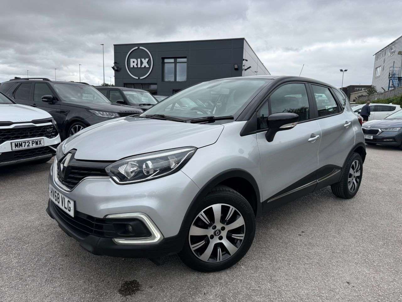 A 2018 RENAULT CAPTUR 0.9 TCe ENERGY Play SUV 5dr Petrol Manual Euro 6 (s/s) (90 ps) 1 FORMER KEE A 2018 RENAULT CAPTUR 0.9 TCe ENERGY Play SUV 5dr Petrol Manual Euro 6 (s/s) (90 ps) 1 FORMER KEE