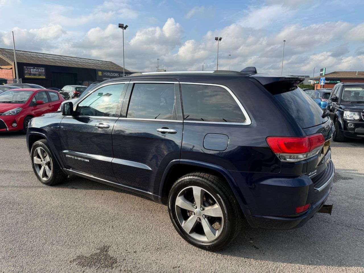 A 2014 JEEP GRAND CHEROKEE 3.0 V6 CRD Overland SUV 5dr Diesel Auto 4WD Euro 5 (247 bhp) 1 FORMER KEEPE A 2014 JEEP GRAND CHEROKEE 3.0 V6 CRD Overland SUV 5dr Diesel Auto 4WD Euro 5 (247 bhp) 1 FORMER KEEPE