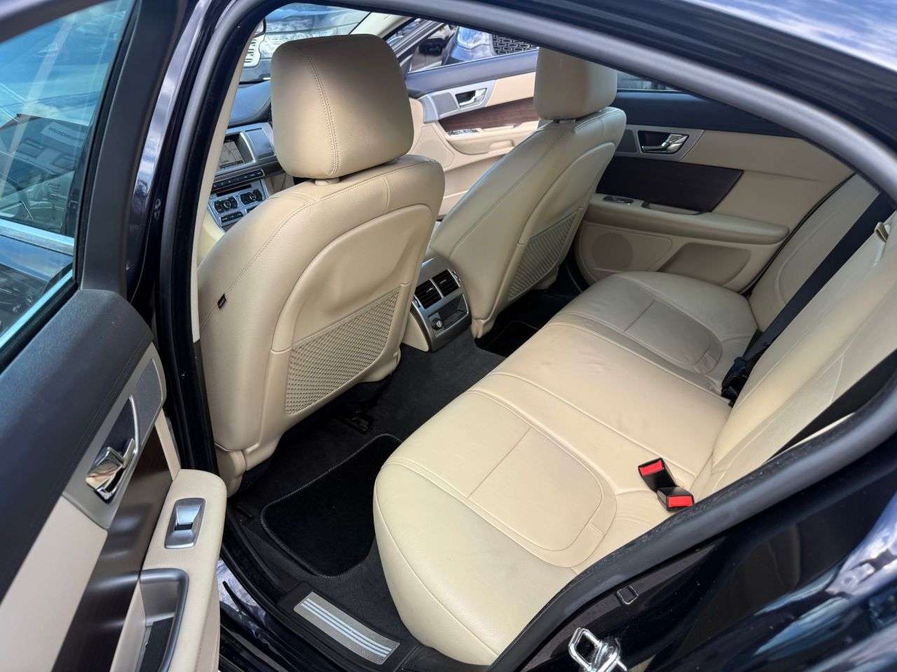 2014 JAGUAR XF 2014 JAGUAR XF