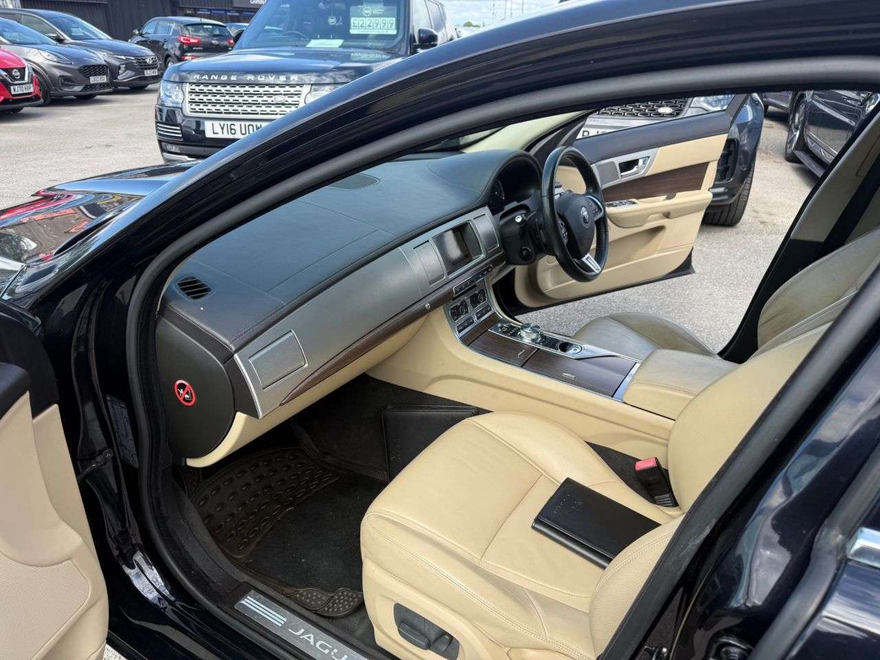 2014 JAGUAR XF 2014 JAGUAR XF