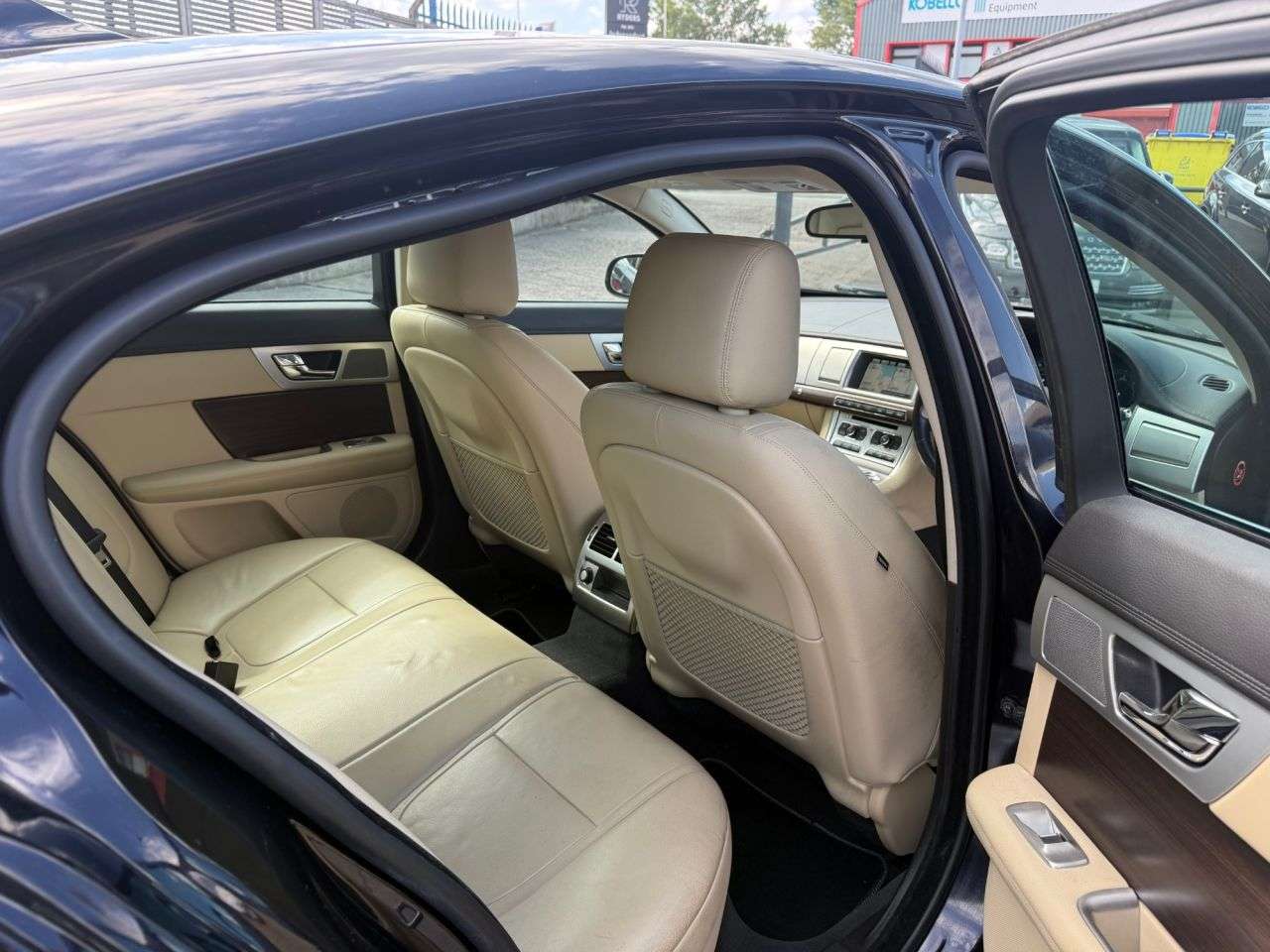 2014 JAGUAR XF 2014 JAGUAR XF