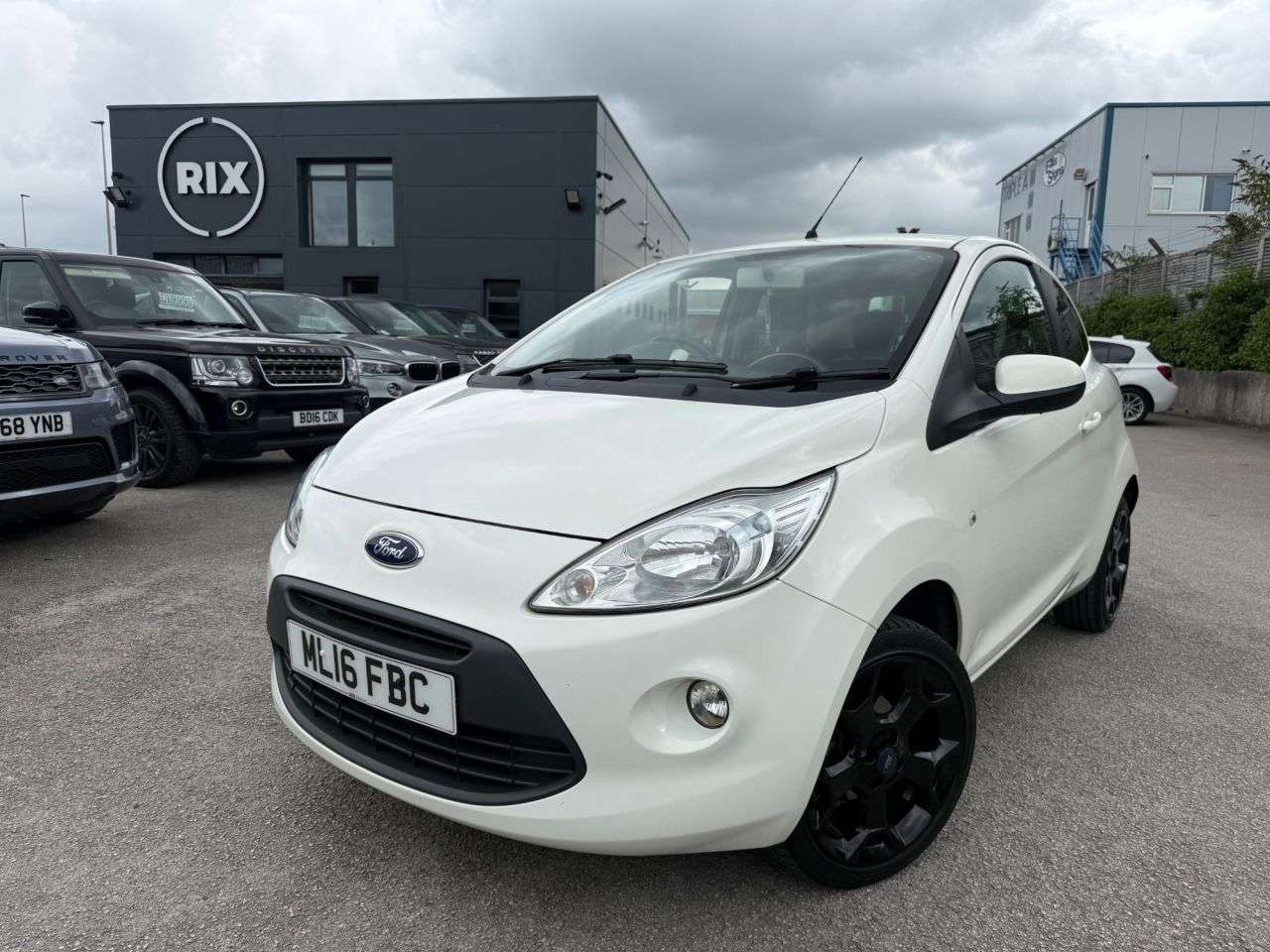 A 2016 FORD KA 1.2 Zetec White Edition Hatchback 3dr Petrol Manual Euro 6-GREAT FIRST CAR A 2016 FORD KA 1.2 Zetec White Edition Hatchback 3dr Petrol Manual Euro 6-GREAT FIRST CAR