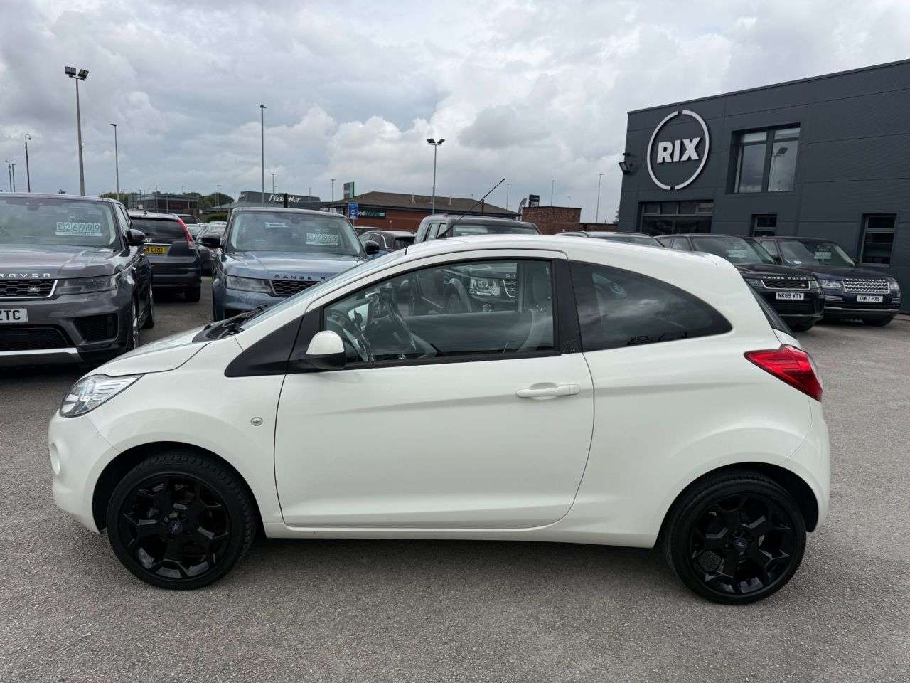 A 2016 FORD KA 1.2 Zetec White Edition Hatchback 3dr Petrol Manual Euro 6-GREAT FIRST CAR A 2016 FORD KA 1.2 Zetec White Edition Hatchback 3dr Petrol Manual Euro 6-GREAT FIRST CAR