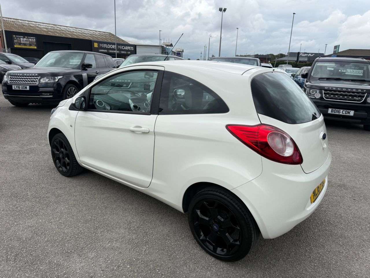 A 2016 FORD KA 1.2 Zetec White Edition Hatchback 3dr Petrol Manual Euro 6-GREAT FIRST CAR A 2016 FORD KA 1.2 Zetec White Edition Hatchback 3dr Petrol Manual Euro 6-GREAT FIRST CAR