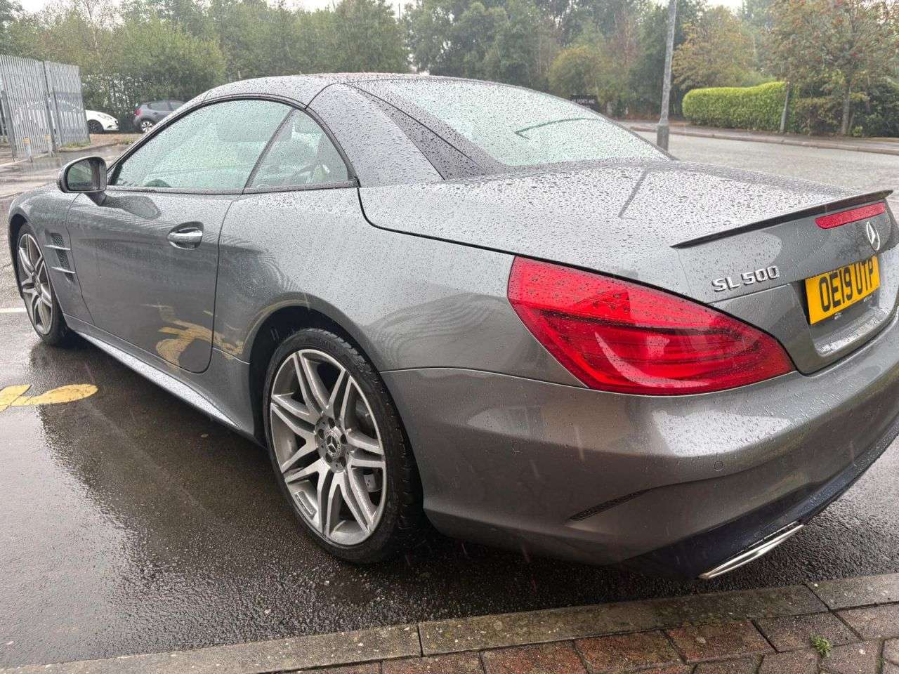 A 2019 MERCEDES-BENZ SL CLASS 4.7 SL500 V8 AMG Line (Premium) Convertible 2dr Petrol G-Tronic+ Euro 6 (s/ A 2019 MERCEDES-BENZ SL CLASS 4.7 SL500 V8 AMG Line (Premium) Convertible 2dr Petrol G-Tronic+ Euro 6 (s/