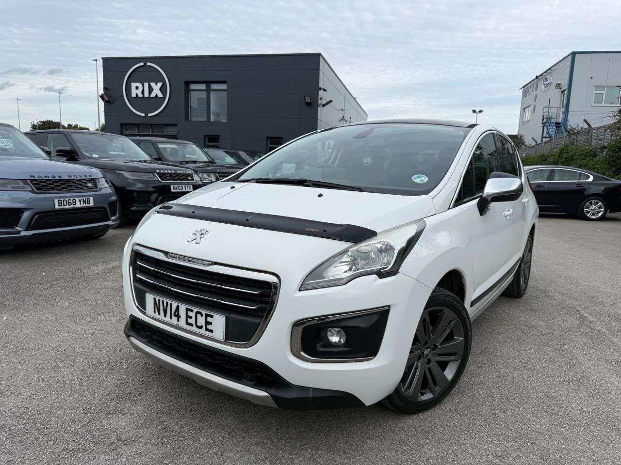 A 2014 PEUGEOT 3008 1.6 HDi Allure SUV 5dr Diesel Manual Euro 5-2 FORMER KEEPERS-PANORAMIC GLAS A 2014 PEUGEOT 3008 1.6 HDi Allure SUV 5dr Diesel Manual Euro 5-2 FORMER KEEPERS-PANORAMIC GLAS