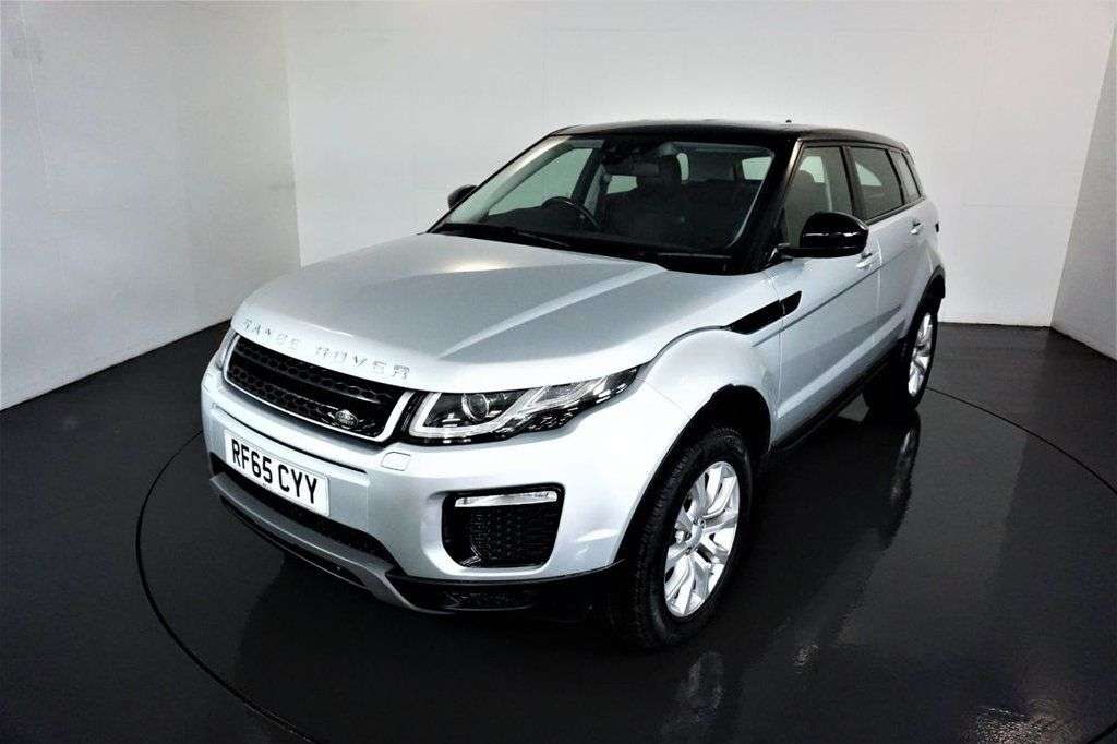 A 2015 LAND ROVER RANGE ROVER EVOQUE TD4 SE TECH A 2015 LAND ROVER RANGE ROVER EVOQUE TD4 SE TECH