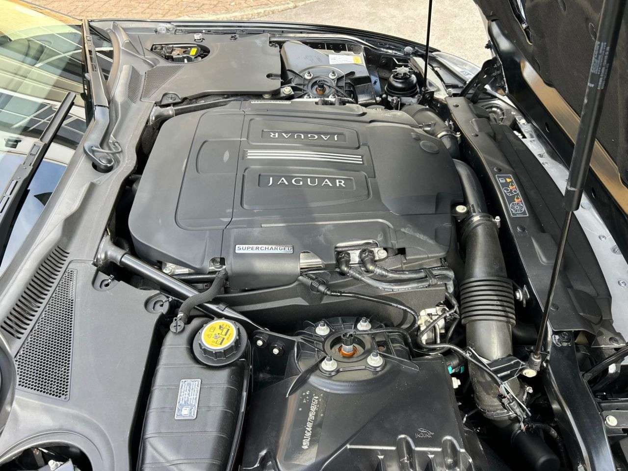 2010 JAGUAR XKR 2010 JAGUAR XKR
