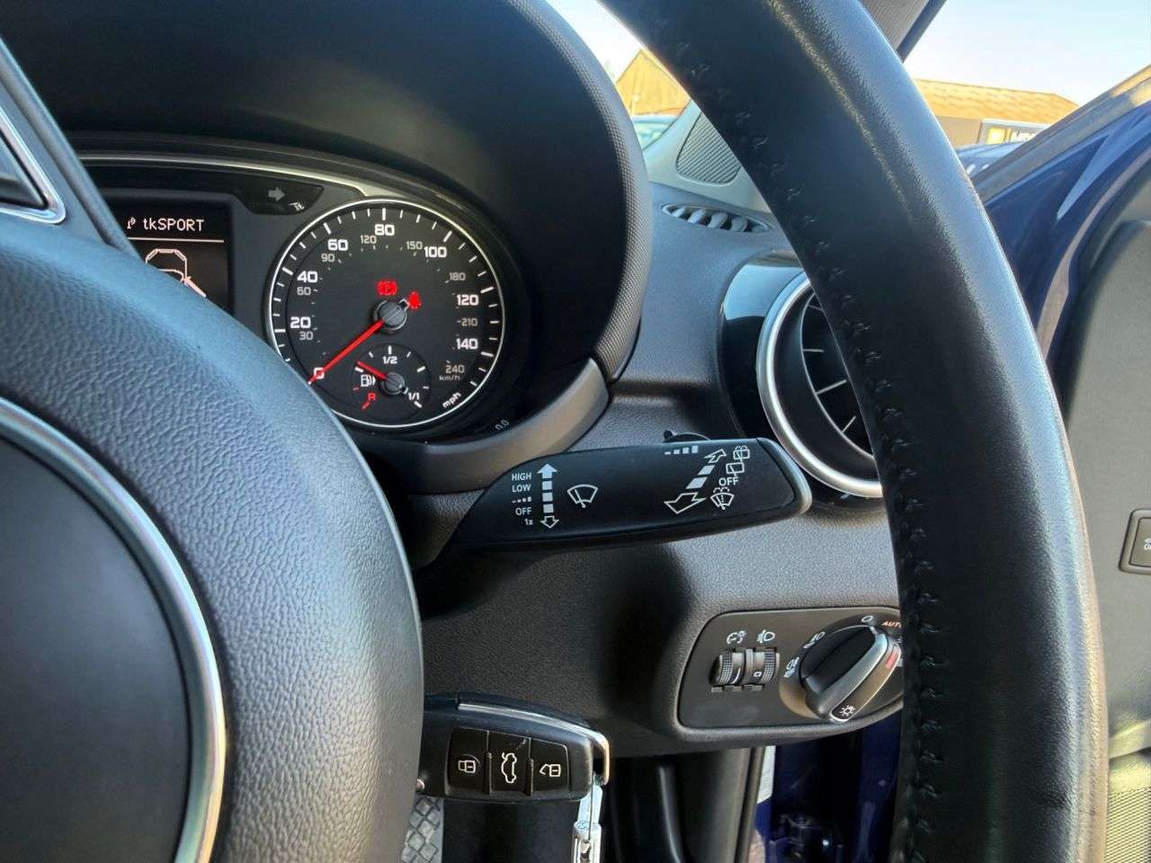 2015 AUDI A1 2015 AUDI A1