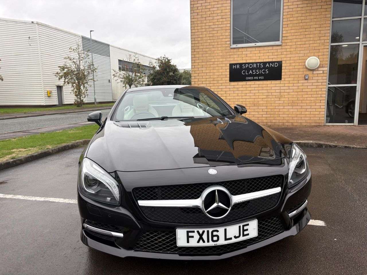 A 2016 MERCEDES-BENZ SL CLASS 3.0 SL400 AMG Sport Convertible 2dr Petrol G-Tronic+ Euro 6 (s/s) (333 ps) A 2016 MERCEDES-BENZ SL CLASS 3.0 SL400 AMG Sport Convertible 2dr Petrol G-Tronic+ Euro 6 (s/s) (333 ps)