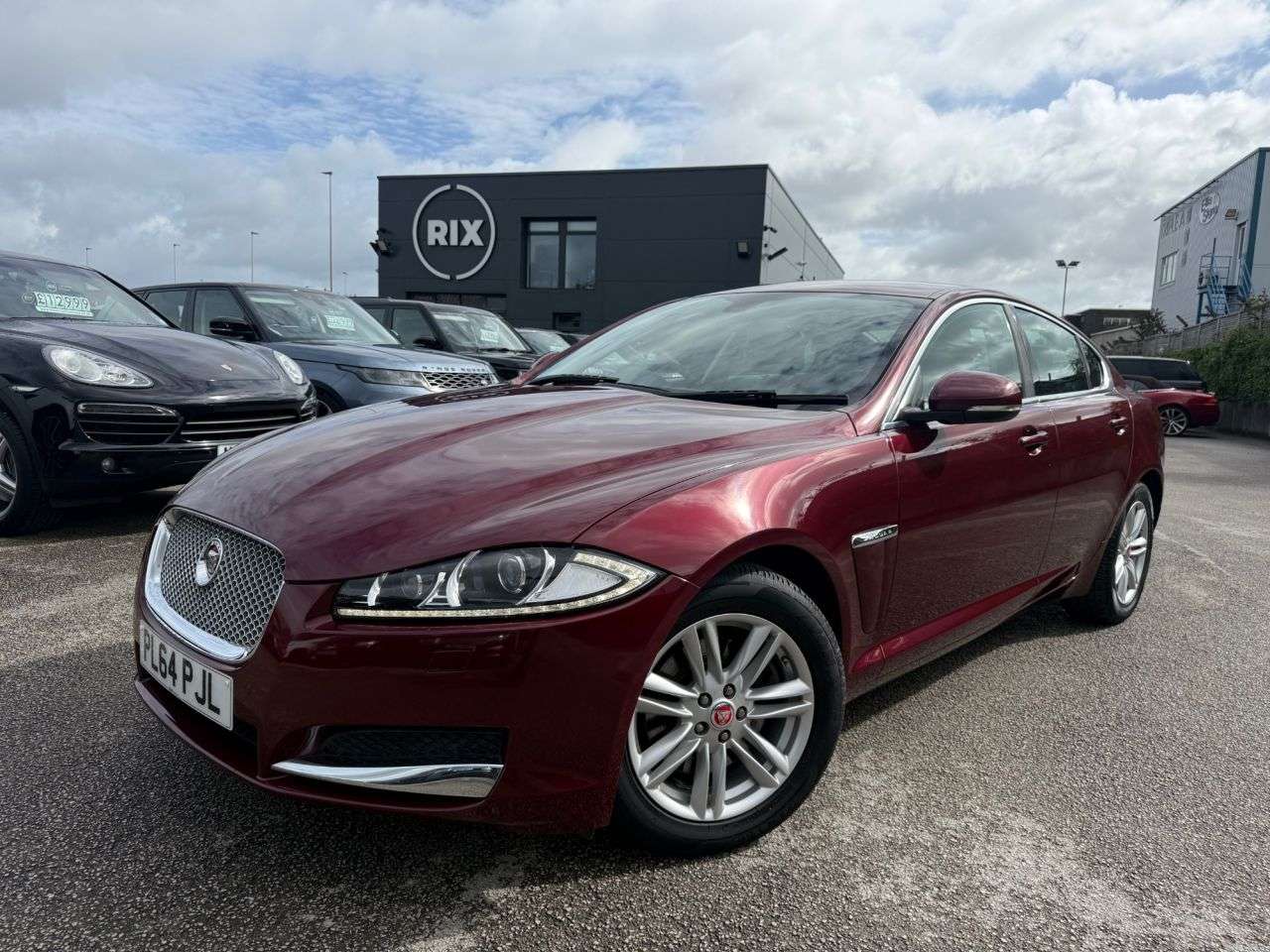 A 2015 JAGUAR XF 2.2d Luxury Saloon 4dr Diesel Auto Euro 5 (s/s) (163 ps) 1 OWNER FROM NEW-F A 2015 JAGUAR XF 2.2d Luxury Saloon 4dr Diesel Auto Euro 5 (s/s) (163 ps) 1 OWNER FROM NEW-F
