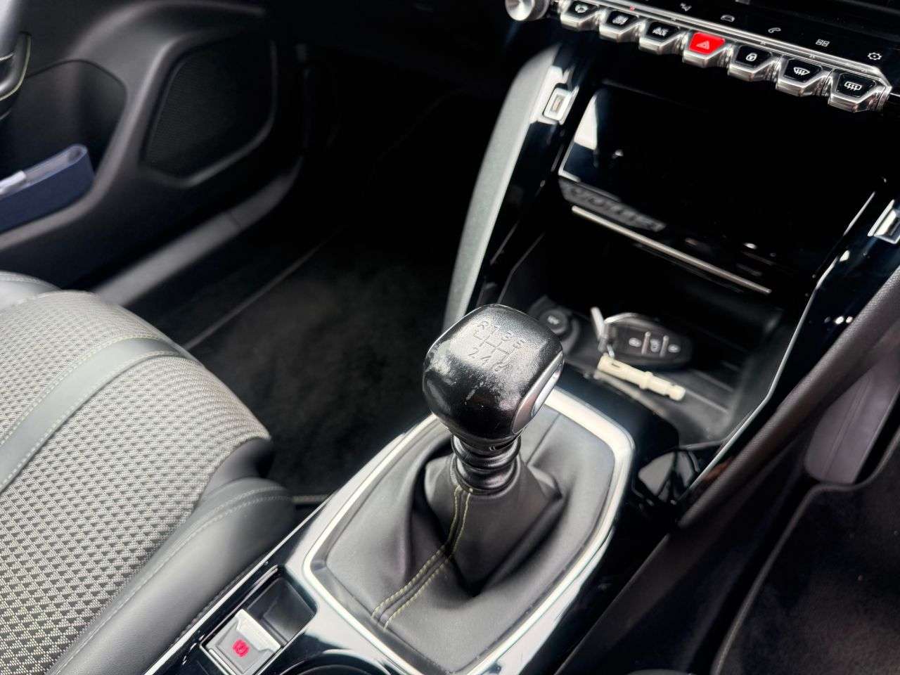 2020 PEUGEOT 2008 2020 PEUGEOT 2008