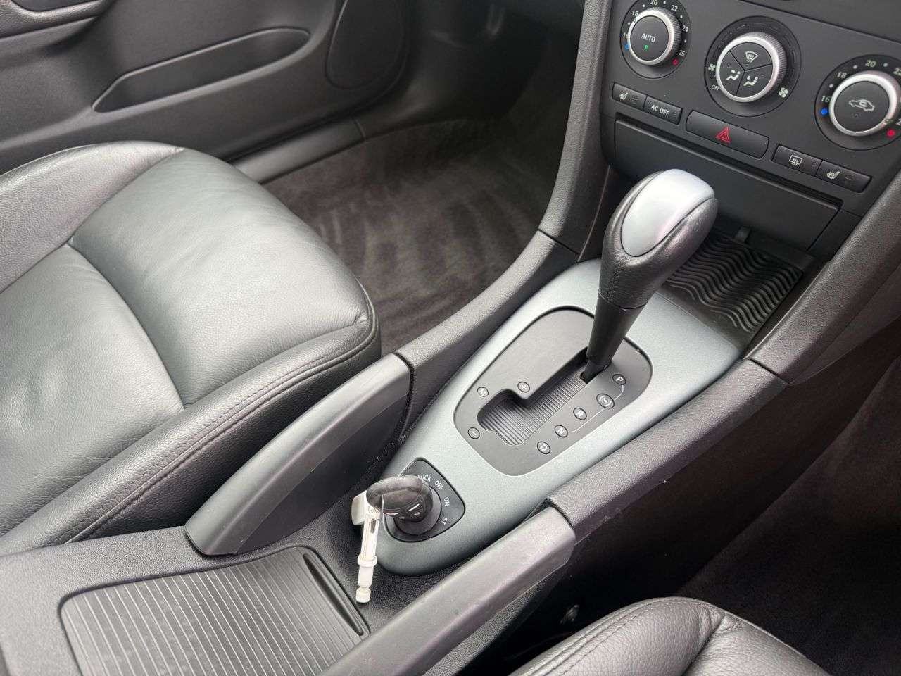 2010 SAAB 9-3 2010 SAAB 9-3