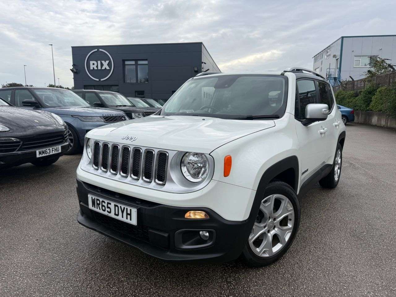 A 2015 JEEP RENEGADE 1.4T MultiAirII Limited SUV 5dr Petrol Manual Euro 6-HEATED BLACK LEATHER-B A 2015 JEEP RENEGADE 1.4T MultiAirII Limited SUV 5dr Petrol Manual Euro 6-HEATED BLACK LEATHER-B