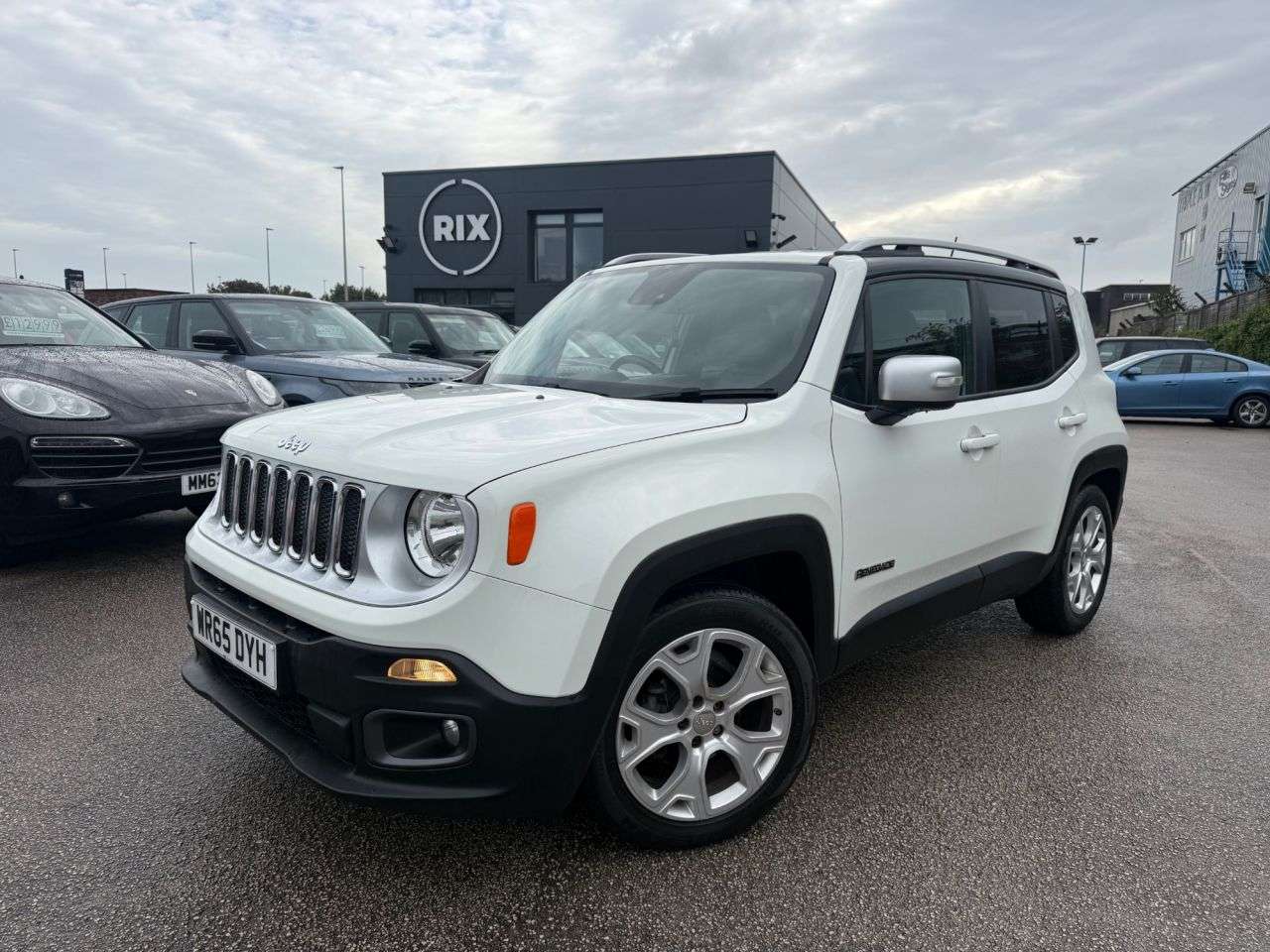 A 2015 JEEP RENEGADE 1.4T MultiAirII Limited SUV 5dr Petrol Manual Euro 6-HEATED BLACK LEATHER-B A 2015 JEEP RENEGADE 1.4T MultiAirII Limited SUV 5dr Petrol Manual Euro 6-HEATED BLACK LEATHER-B
