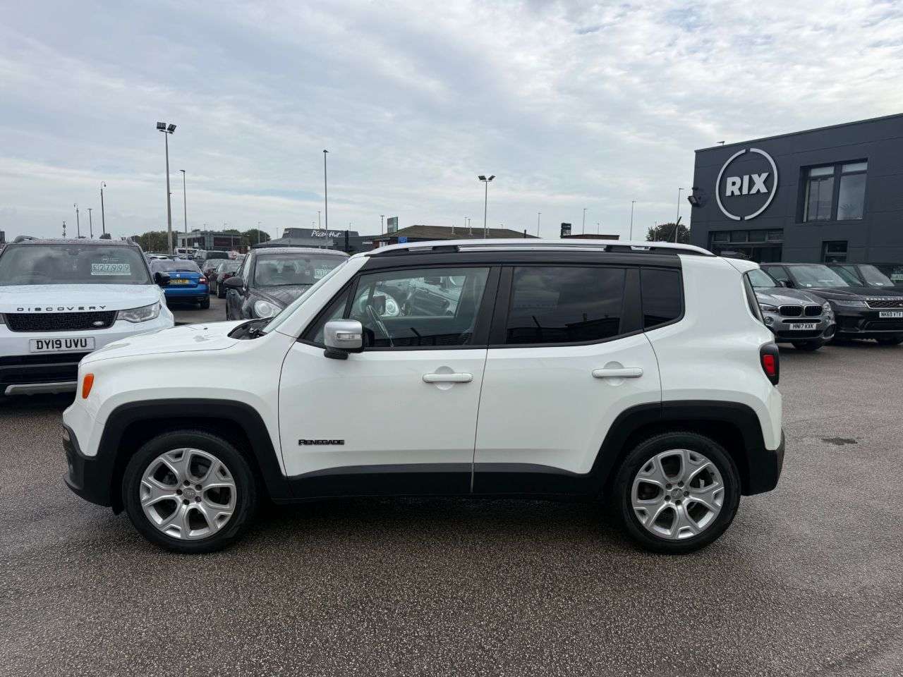 A 2015 JEEP RENEGADE 1.4T MultiAirII Limited SUV 5dr Petrol Manual Euro 6-HEATED BLACK LEATHER-B A 2015 JEEP RENEGADE 1.4T MultiAirII Limited SUV 5dr Petrol Manual Euro 6-HEATED BLACK LEATHER-B