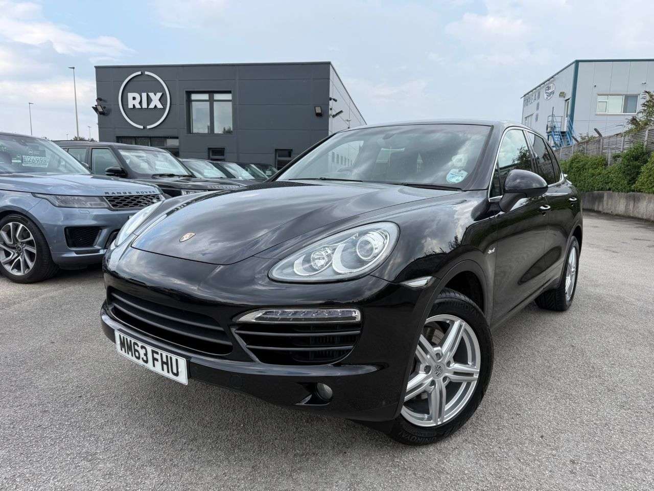 A 2013 PORSCHE CAYENNE 3.0 TD V6 SUV 5dr Diesel Tiptronic 4WD Euro 5-1 OWNER FROM NEW-HEATED BLACK A 2013 PORSCHE CAYENNE 3.0 TD V6 SUV 5dr Diesel Tiptronic 4WD Euro 5-1 OWNER FROM NEW-HEATED BLACK