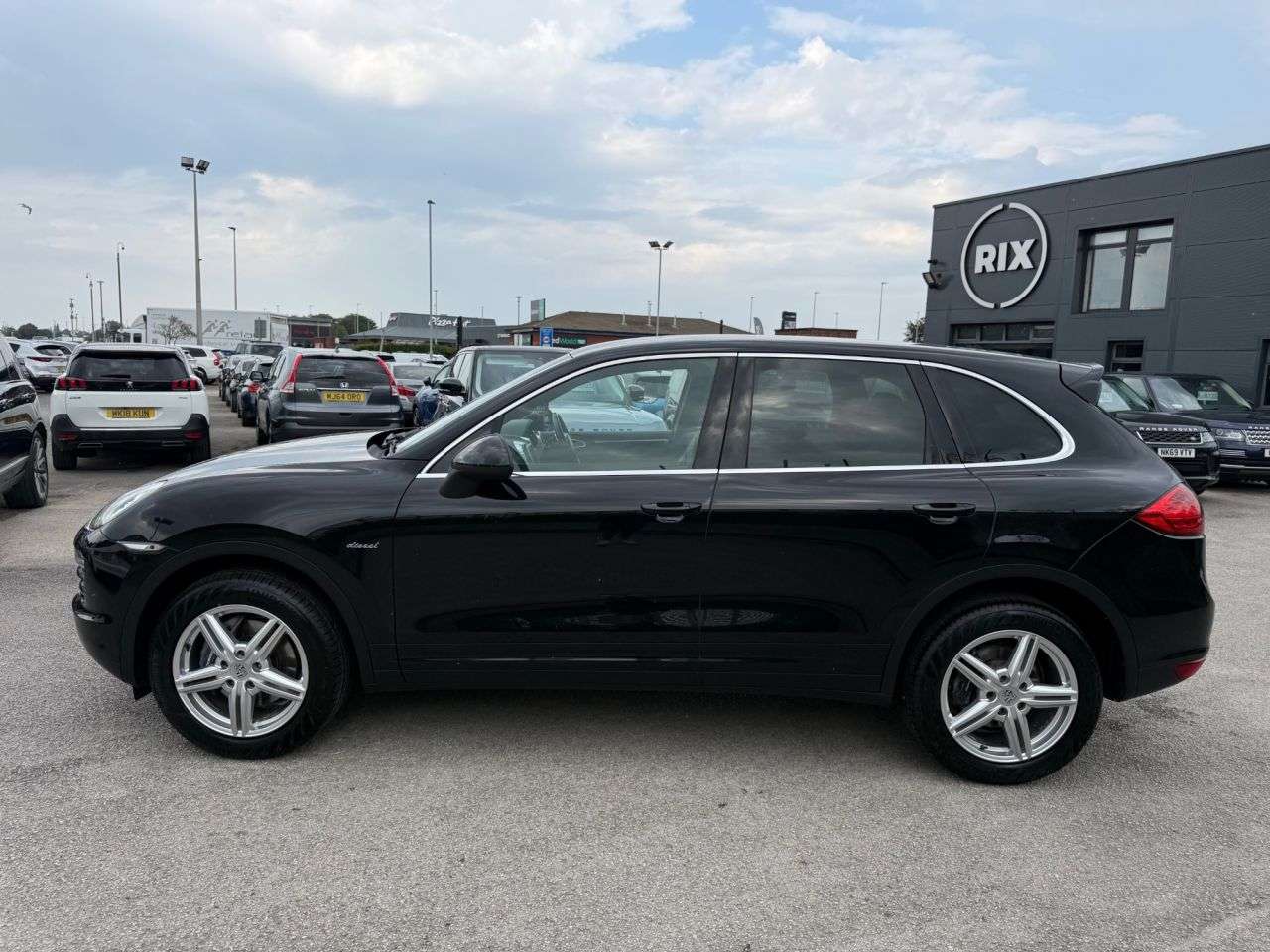A 2013 PORSCHE CAYENNE 3.0 TD V6 SUV 5dr Diesel Tiptronic 4WD Euro 5-1 OWNER FROM NEW-HEATED BLACK A 2013 PORSCHE CAYENNE 3.0 TD V6 SUV 5dr Diesel Tiptronic 4WD Euro 5-1 OWNER FROM NEW-HEATED BLACK