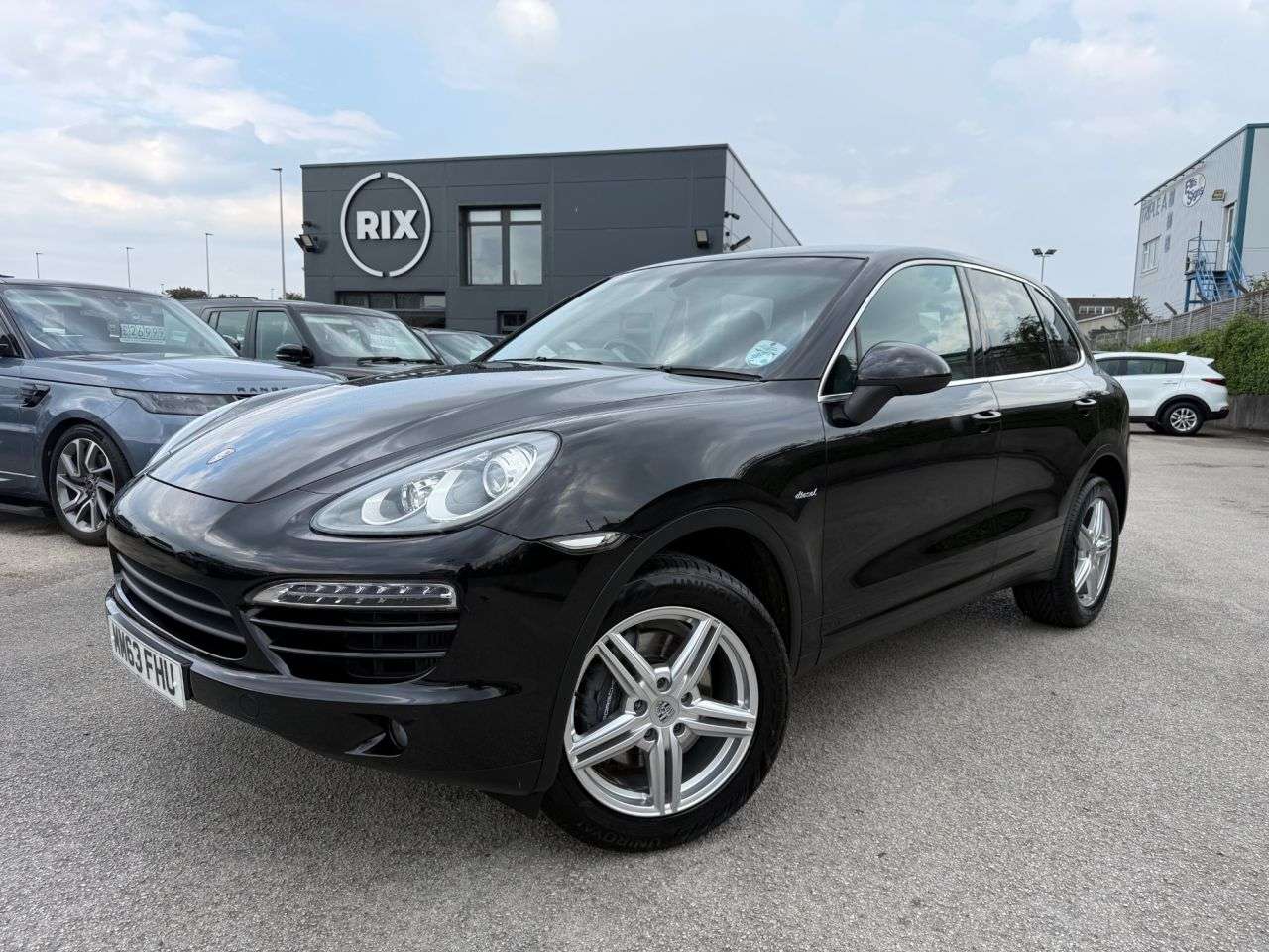 A 2013 PORSCHE CAYENNE 3.0 TD V6 SUV 5dr Diesel Tiptronic 4WD Euro 5-1 OWNER FROM NEW-HEATED BLACK A 2013 PORSCHE CAYENNE 3.0 TD V6 SUV 5dr Diesel Tiptronic 4WD Euro 5-1 OWNER FROM NEW-HEATED BLACK