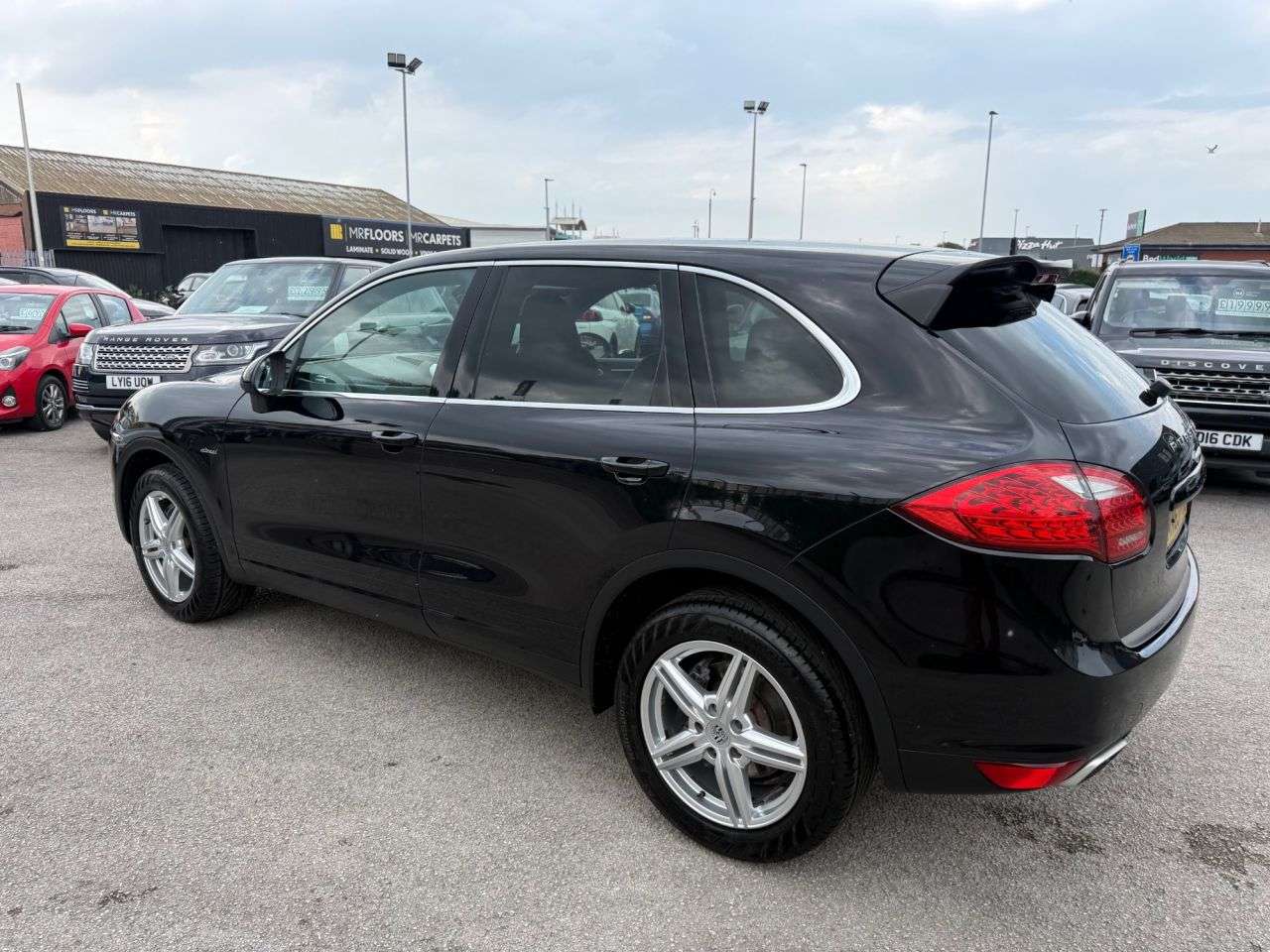 A 2013 PORSCHE CAYENNE 3.0 TD V6 SUV 5dr Diesel Tiptronic 4WD Euro 5-1 OWNER FROM NEW-HEATED BLACK A 2013 PORSCHE CAYENNE 3.0 TD V6 SUV 5dr Diesel Tiptronic 4WD Euro 5-1 OWNER FROM NEW-HEATED BLACK