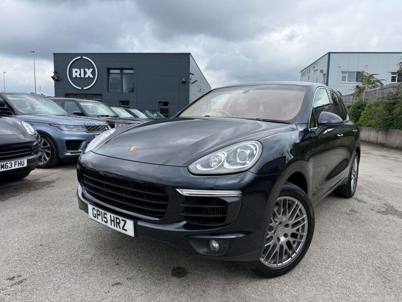 A 2015 PORSCHE CAYENNE 4.2 TD V8 S SUV 5dr Diesel TiptronicS 4WD Euro 5 (s/s) (385 ps) A 2015 PORSCHE CAYENNE 4.2 TD V8 S SUV 5dr Diesel TiptronicS 4WD Euro 5 (s/s) (385 ps)