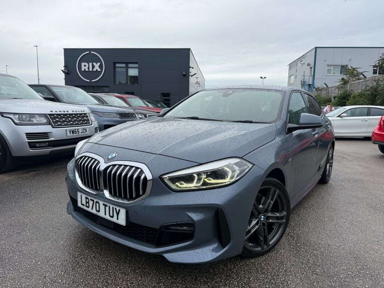 A 2020 BMW 1 SERIES 1.5L 5d AUTO 134 BHP-2 FORMER KEEPERS FINISHED IN STORM BAY METTALIC WITH B A 2020 BMW 1 SERIES 1.5L 5d AUTO 134 BHP-2 FORMER KEEPERS FINISHED IN STORM BAY METTALIC WITH B