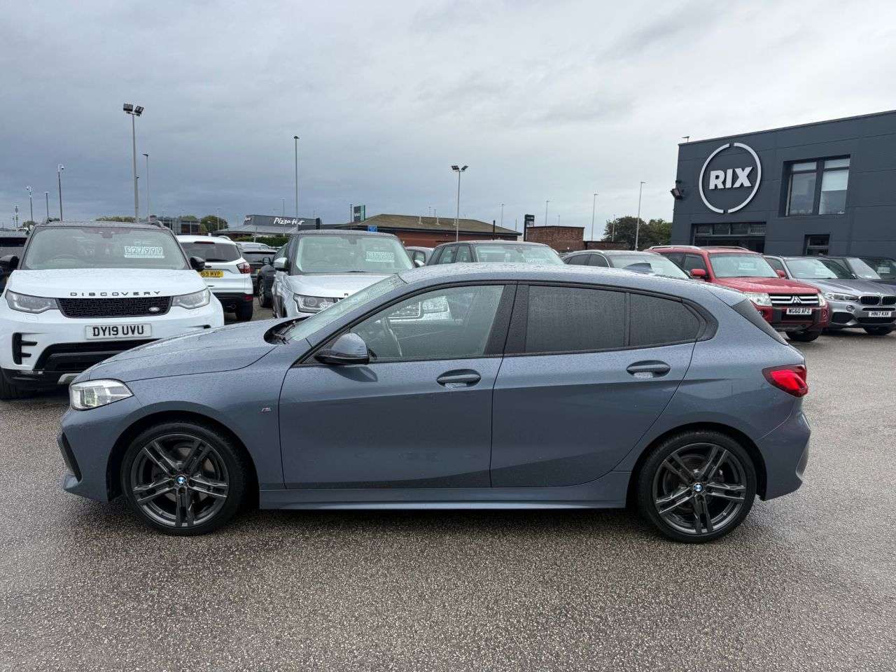 A 2020 BMW 1 SERIES 1.5L 5d AUTO 134 BHP-2 FORMER KEEPERS FINISHED IN STORM BAY METTALIC WITH B A 2020 BMW 1 SERIES 1.5L 5d AUTO 134 BHP-2 FORMER KEEPERS FINISHED IN STORM BAY METTALIC WITH B