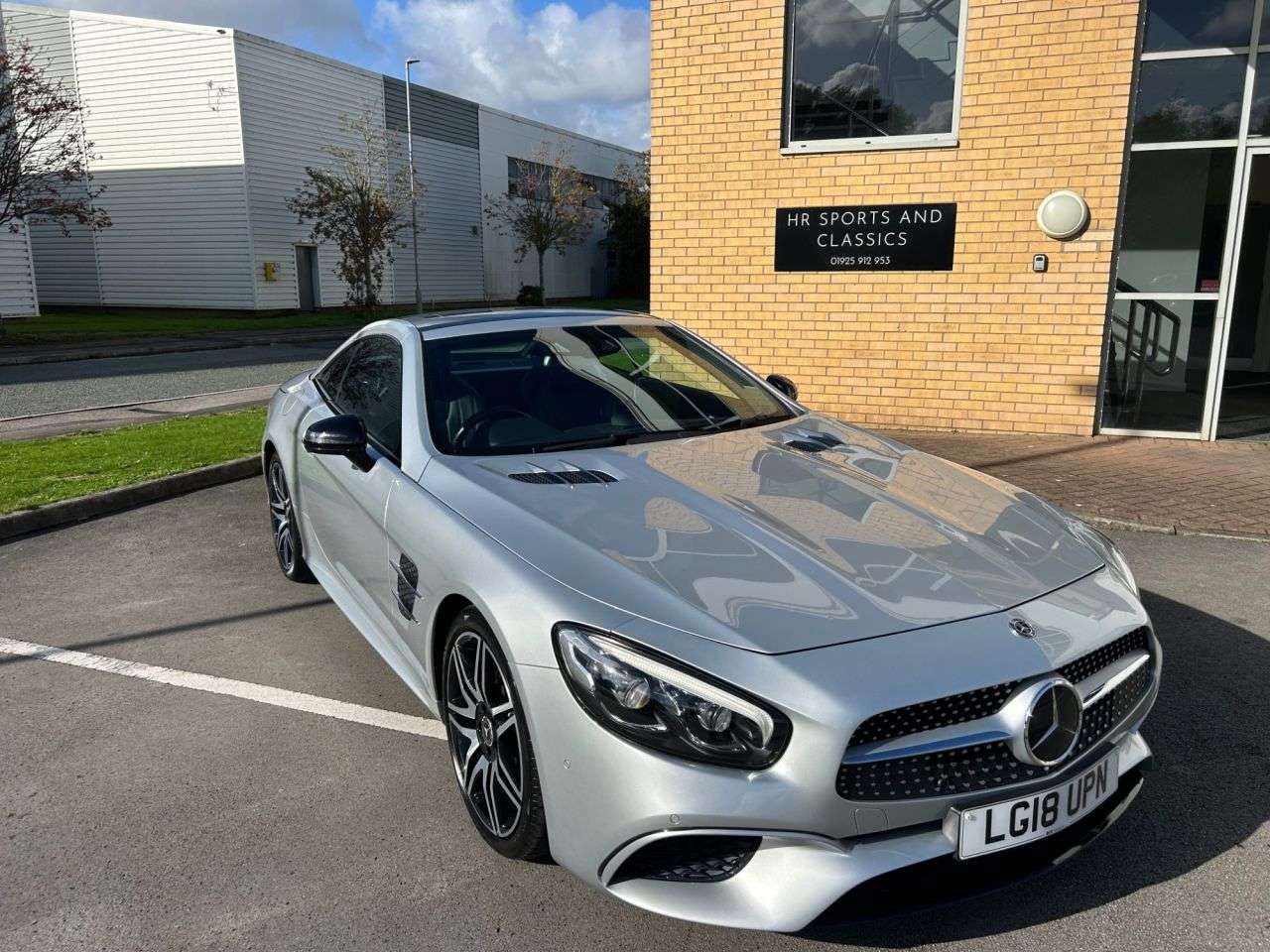 A 2018 MERCEDES-BENZ SL CLASS 3.0 SL400 V6 AMG Line (Premium) Roadster 2dr Petrol G-Tronic+ Euro 6 (s/s) A 2018 MERCEDES-BENZ SL CLASS 3.0 SL400 V6 AMG Line (Premium) Roadster 2dr Petrol G-Tronic+ Euro 6 (s/s)