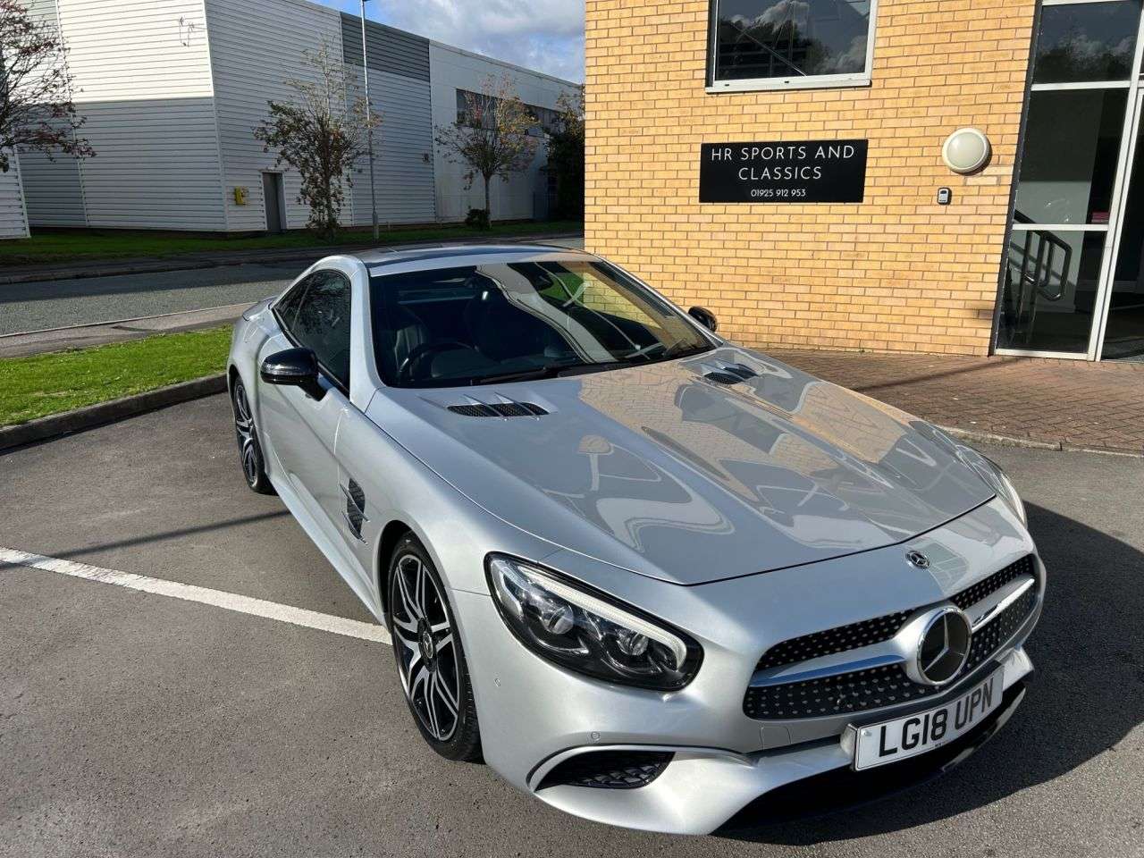 A 2018 MERCEDES-BENZ SL CLASS 3.0 SL400 V6 AMG Line (Premium) Roadster 2dr Petrol G-Tronic+ Euro 6 (s/s) A 2018 MERCEDES-BENZ SL CLASS 3.0 SL400 V6 AMG Line (Premium) Roadster 2dr Petrol G-Tronic+ Euro 6 (s/s)