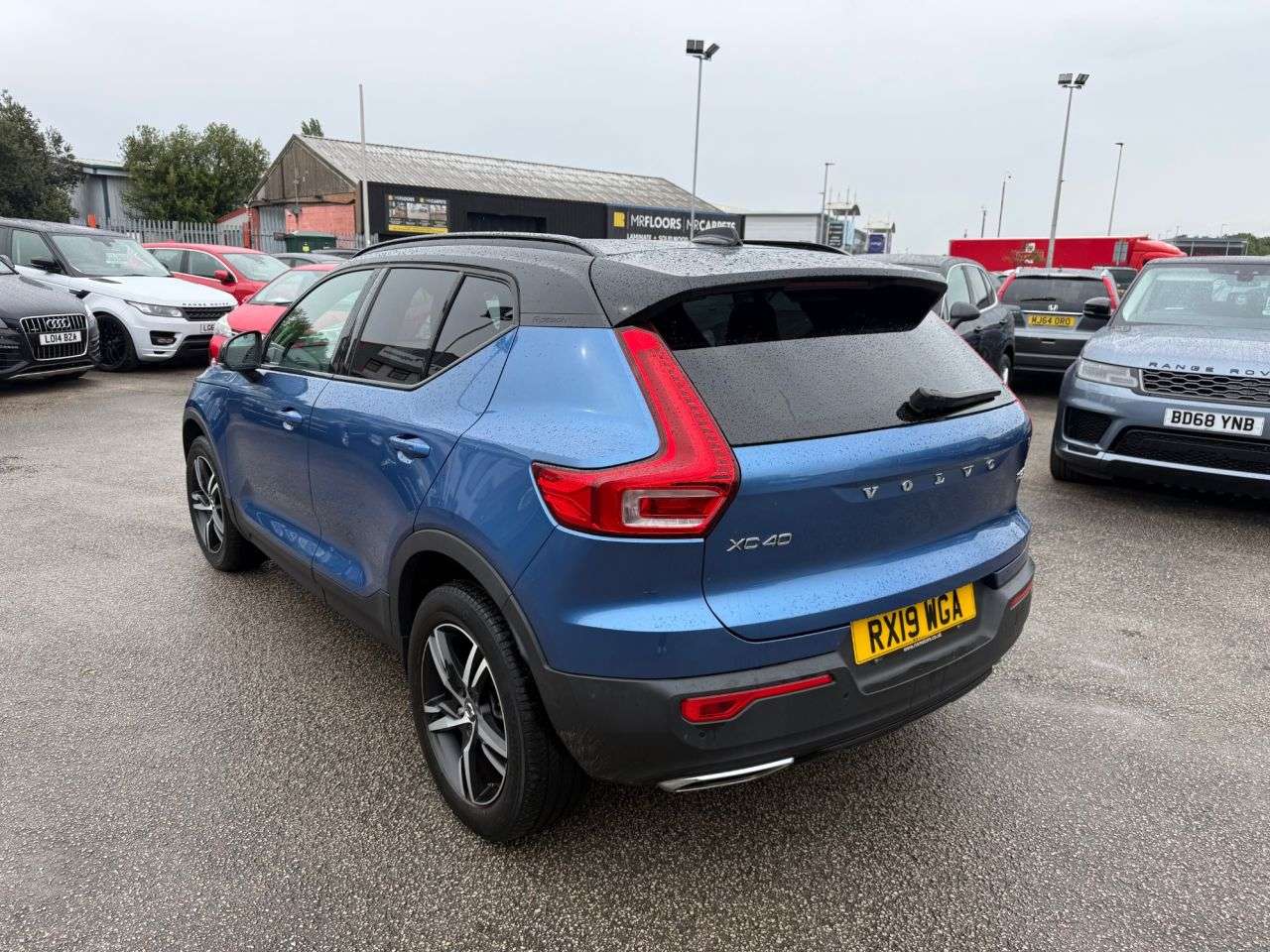 2019 VOLVO XC40 2019 VOLVO XC40