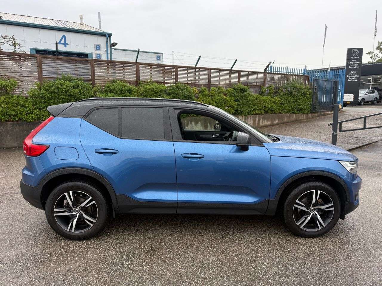 2019 VOLVO XC40 2019 VOLVO XC40