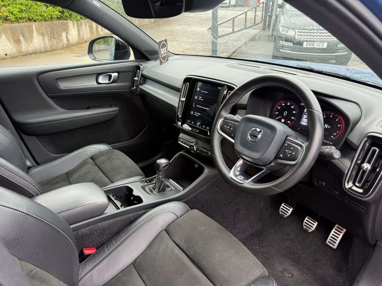 2019 VOLVO XC40 2019 VOLVO XC40