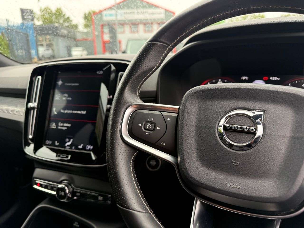 2019 VOLVO XC40 2019 VOLVO XC40