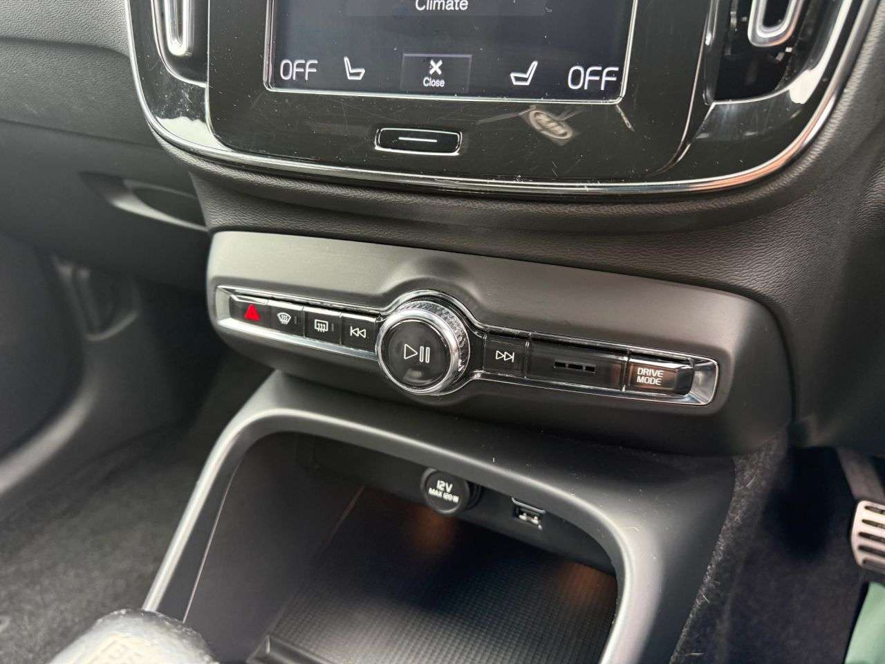 2019 VOLVO XC40 2019 VOLVO XC40