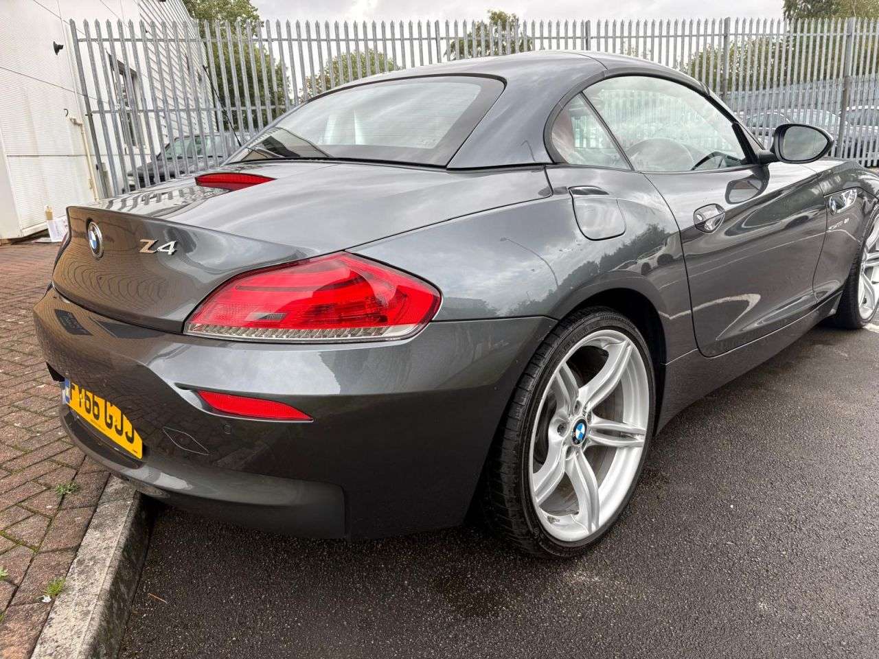 A 2016 BMW Z4 2.0 28i M Sport Convertible 2dr Petrol Auto sDrive Euro 6 (245 ps)-Factory A 2016 BMW Z4 2.0 28i M Sport Convertible 2dr Petrol Auto sDrive Euro 6 (245 ps)-Factory