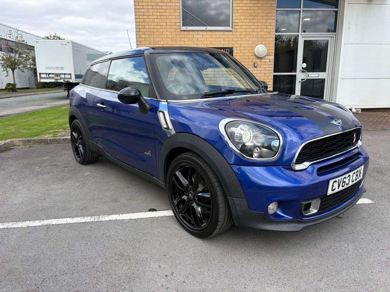 A 2013 MINI PACEMAN 2.0 Cooper SD SUV 3dr Diesel Auto ALL4 Euro 5 (143 ps)-Factory Extras Worth A 2013 MINI PACEMAN 2.0 Cooper SD SUV 3dr Diesel Auto ALL4 Euro 5 (143 ps)-Factory Extras Worth