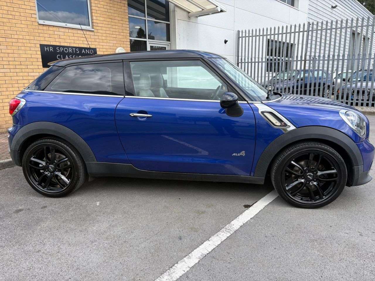A 2013 MINI PACEMAN 2.0 Cooper SD SUV 3dr Diesel Auto ALL4 Euro 5 (143 ps)-Factory Extras Worth A 2013 MINI PACEMAN 2.0 Cooper SD SUV 3dr Diesel Auto ALL4 Euro 5 (143 ps)-Factory Extras Worth