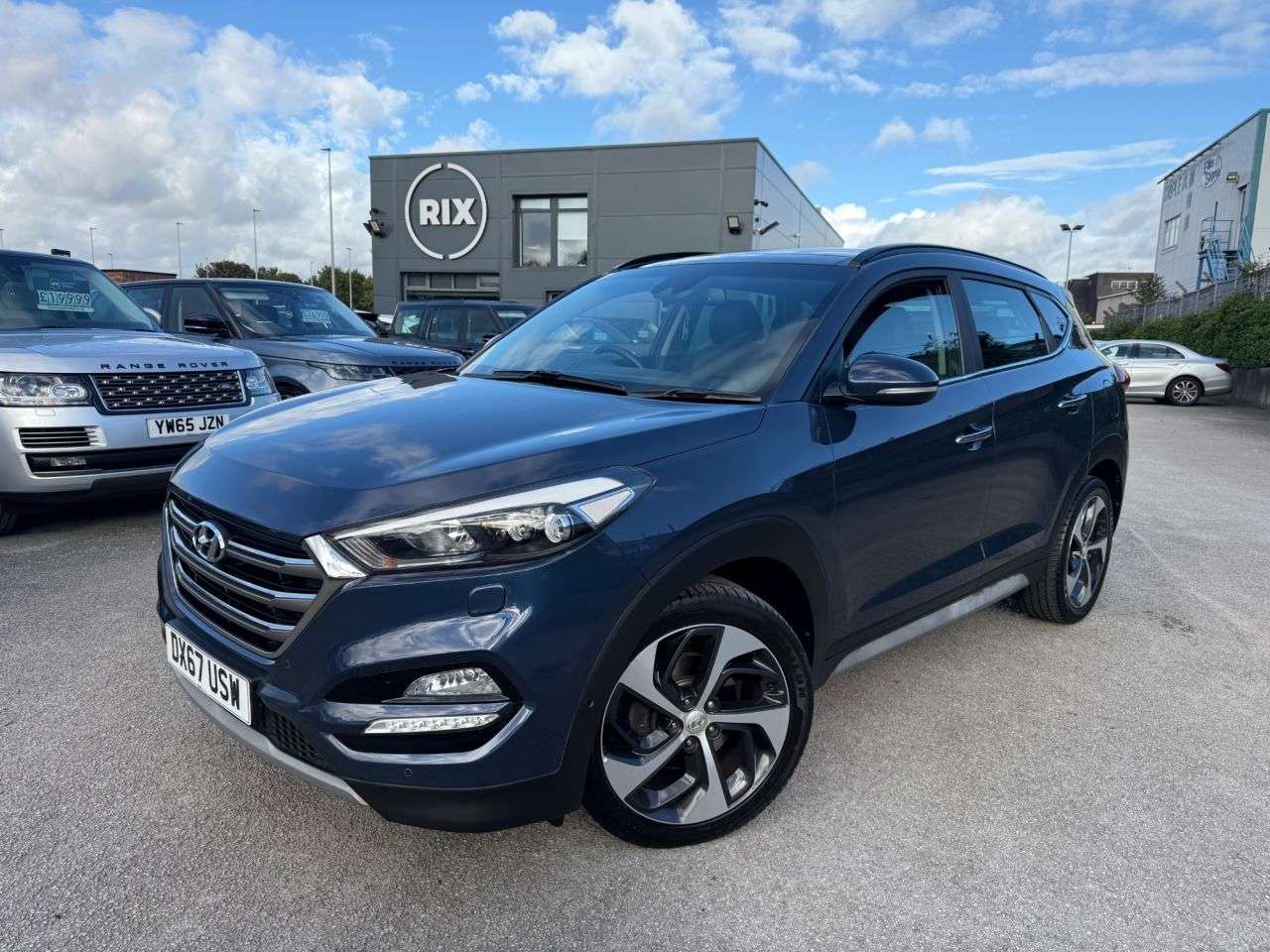 A 2017 HYUNDAI TUCSON 1.7 CRDi Blue Drive Premium SE SUV 5dr Diesel DCT Euro 6-1 OWNER FROM NEW-H A 2017 HYUNDAI TUCSON 1.7 CRDi Blue Drive Premium SE SUV 5dr Diesel DCT Euro 6-1 OWNER FROM NEW-H