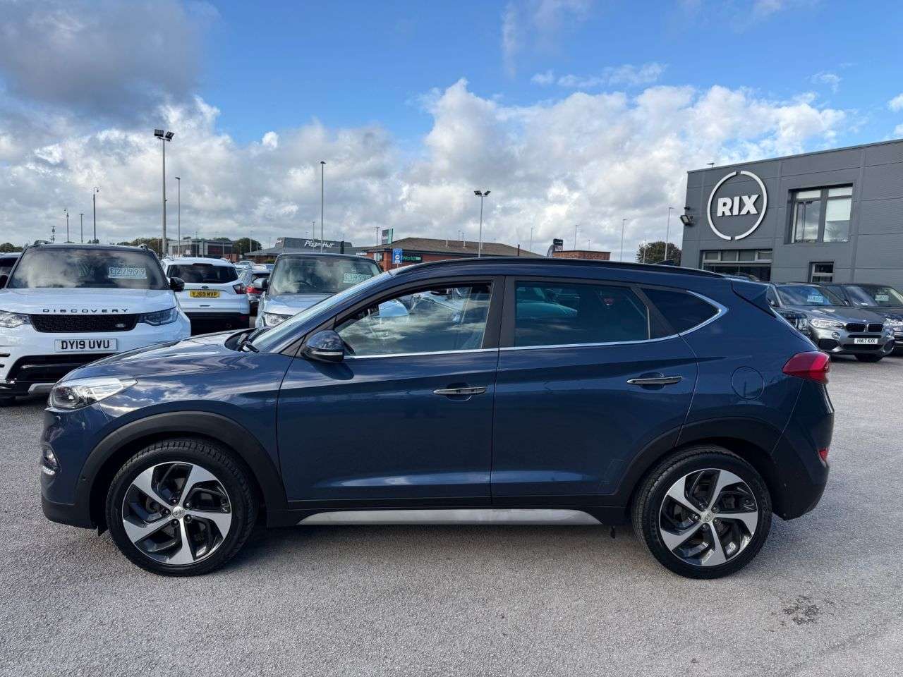 A 2017 HYUNDAI TUCSON 1.7 CRDi Blue Drive Premium SE SUV 5dr Diesel DCT Euro 6-1 OWNER FROM NEW-H A 2017 HYUNDAI TUCSON 1.7 CRDi Blue Drive Premium SE SUV 5dr Diesel DCT Euro 6-1 OWNER FROM NEW-H