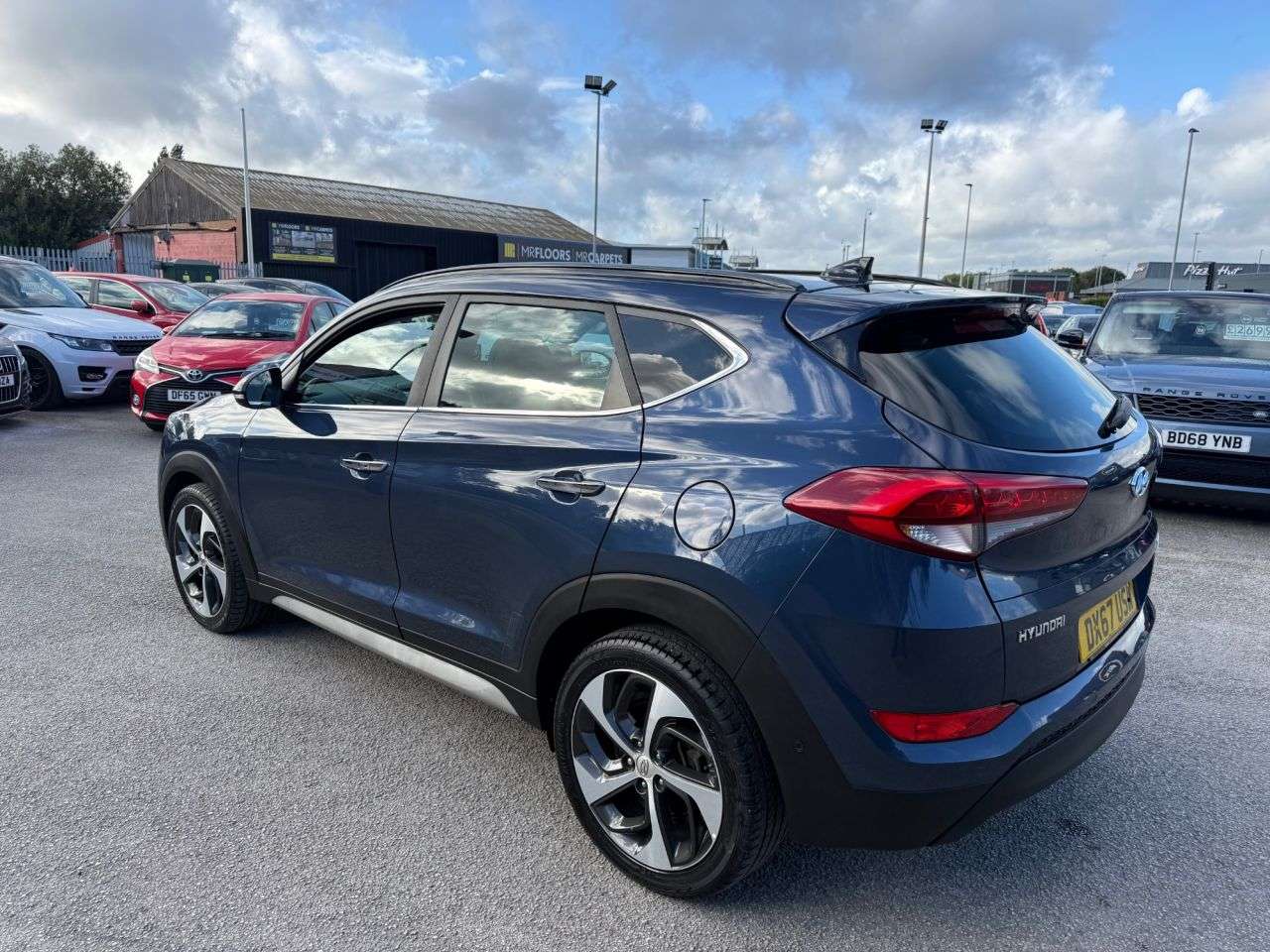 A 2017 HYUNDAI TUCSON 1.7 CRDi Blue Drive Premium SE SUV 5dr Diesel DCT Euro 6-1 OWNER FROM NEW-H A 2017 HYUNDAI TUCSON 1.7 CRDi Blue Drive Premium SE SUV 5dr Diesel DCT Euro 6-1 OWNER FROM NEW-H